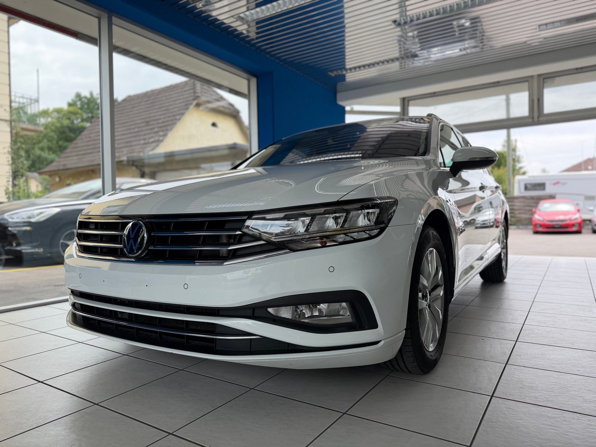 VW Passat 2.0 TDI BMT Business DSG-showroom-element-1
