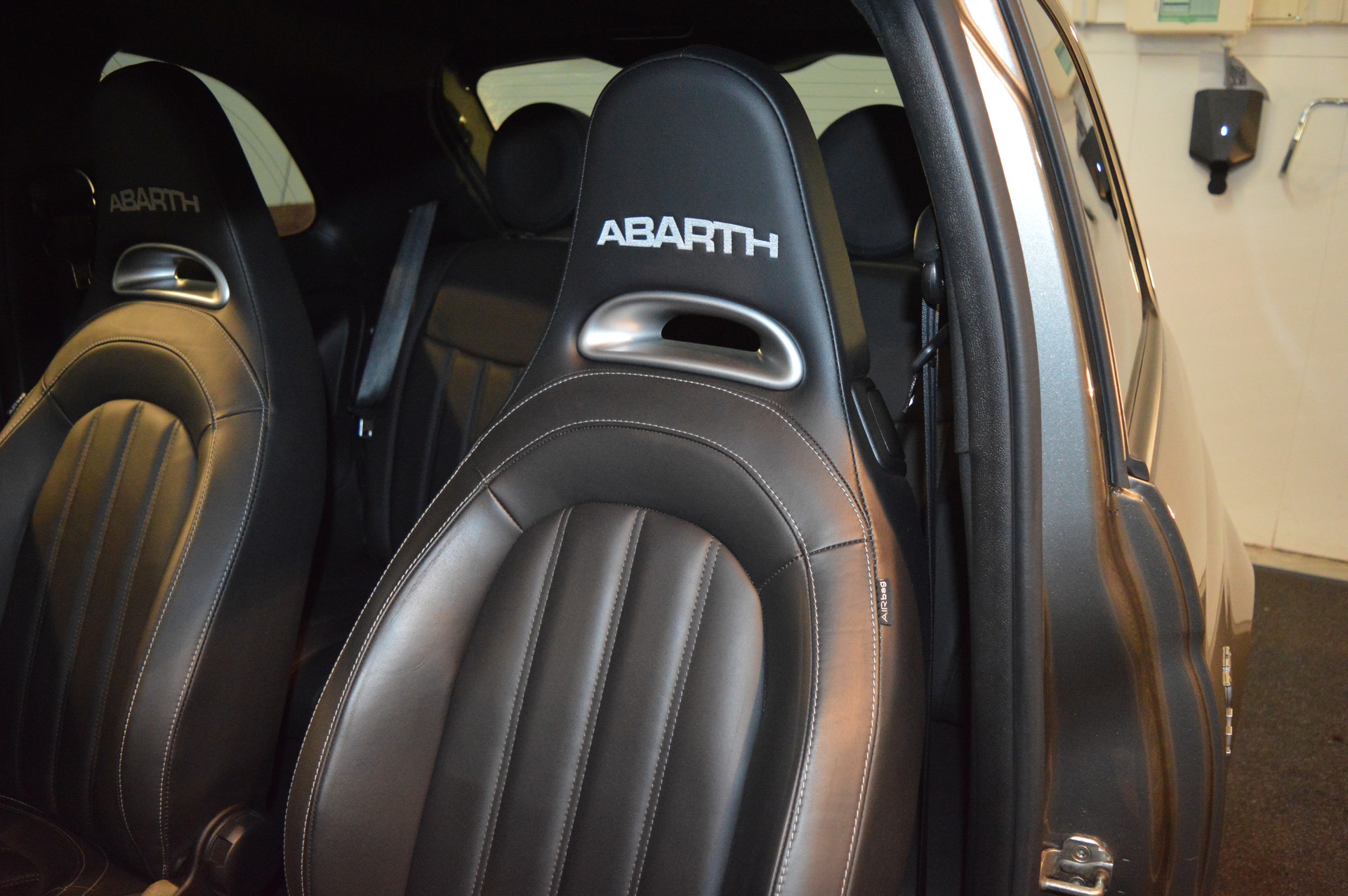 FIAT 595 1.4 16V Turbo Abarth Turismo-image-19