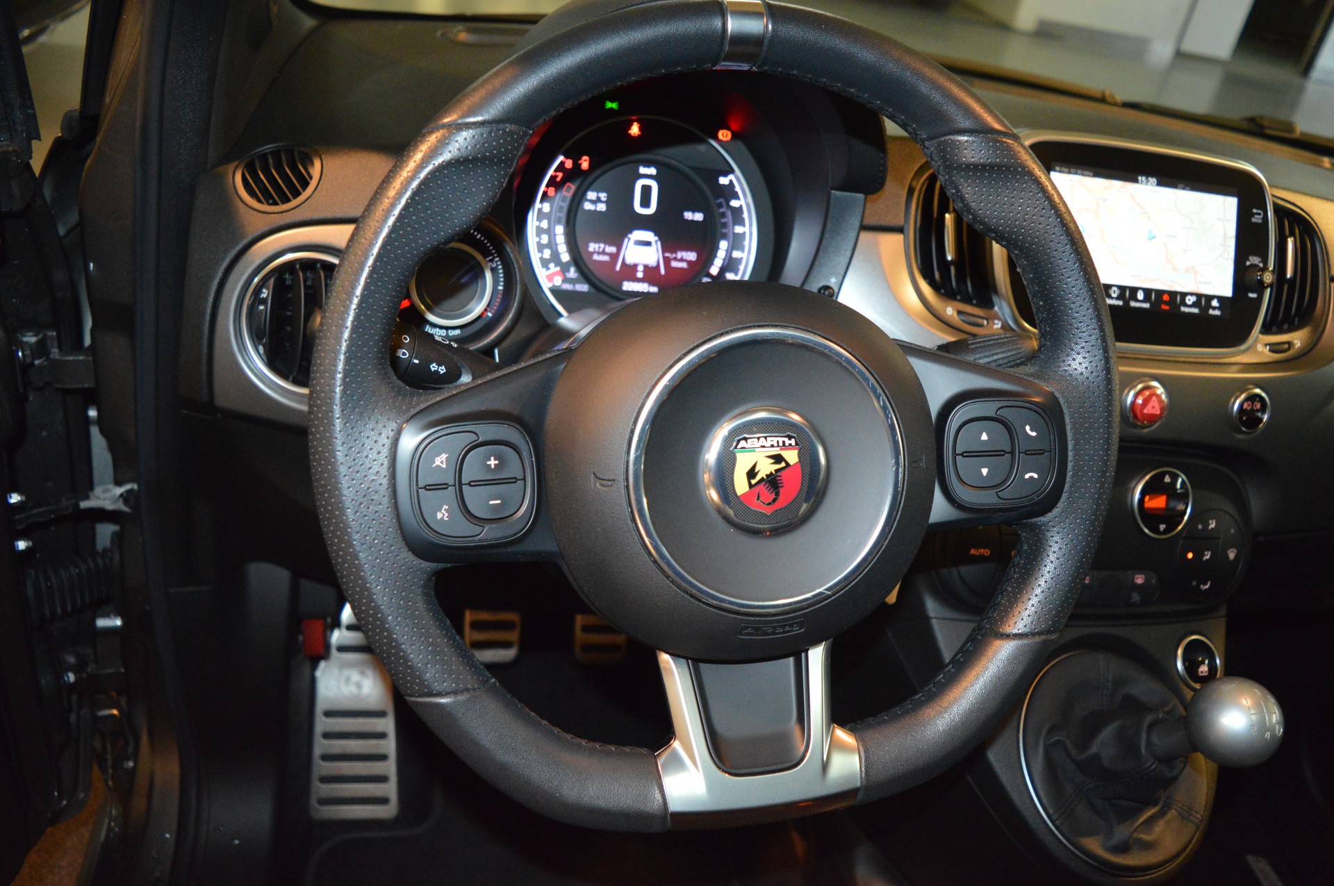 FIAT 595 1.4 16V Turbo Abarth Turismo-image-18