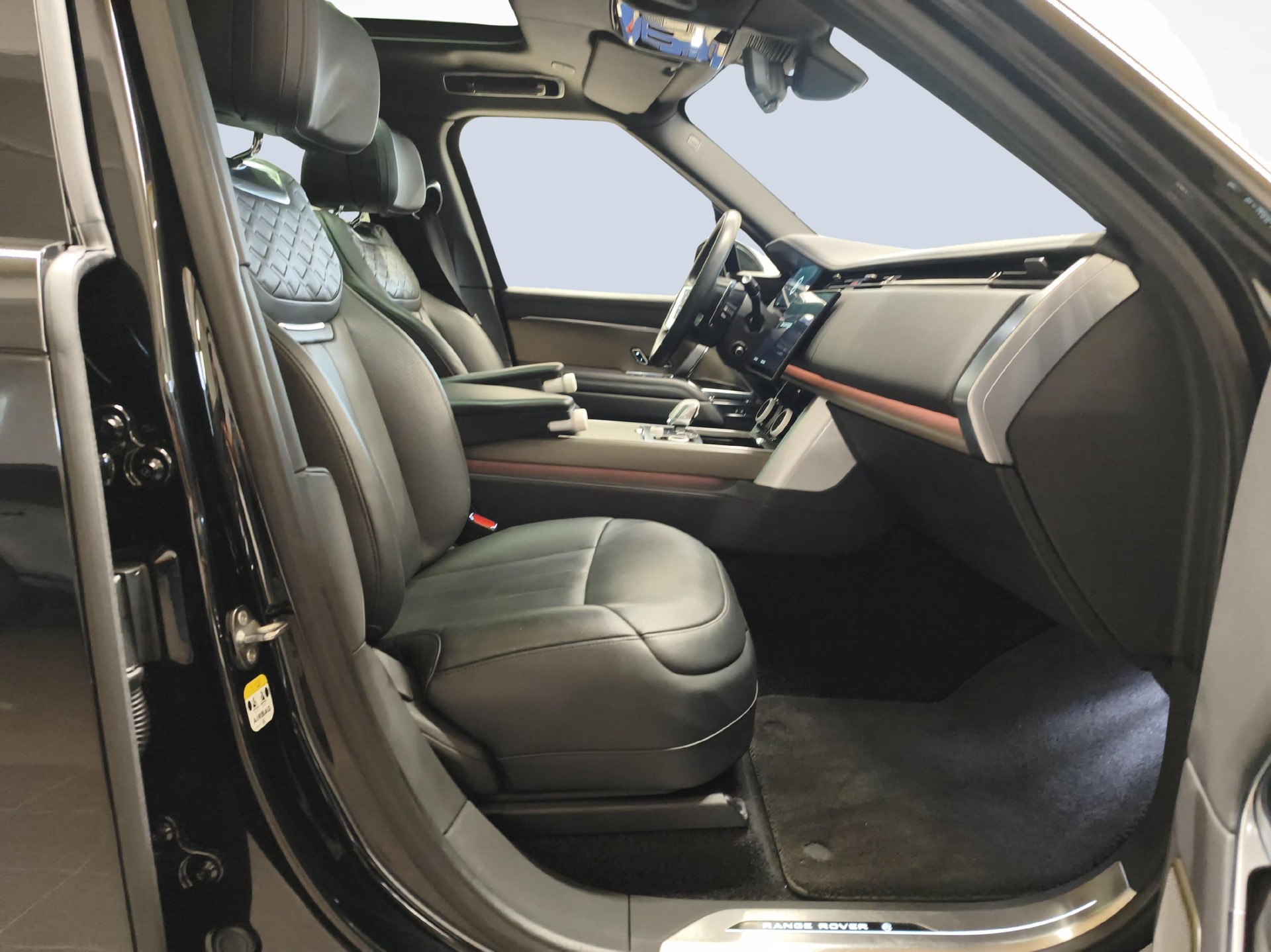 LAND ROVER Range Rover 3.0 Si6 P510e SV - Gancio traino elettrico e pneumatici invernali inclusi-image-9