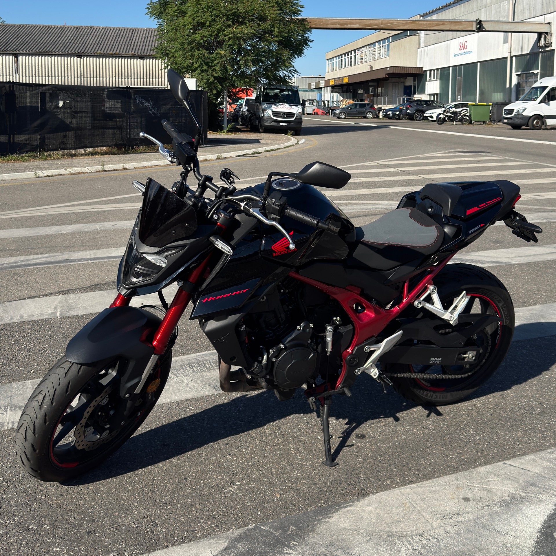HONDA CB 750 Hornet-image-1
