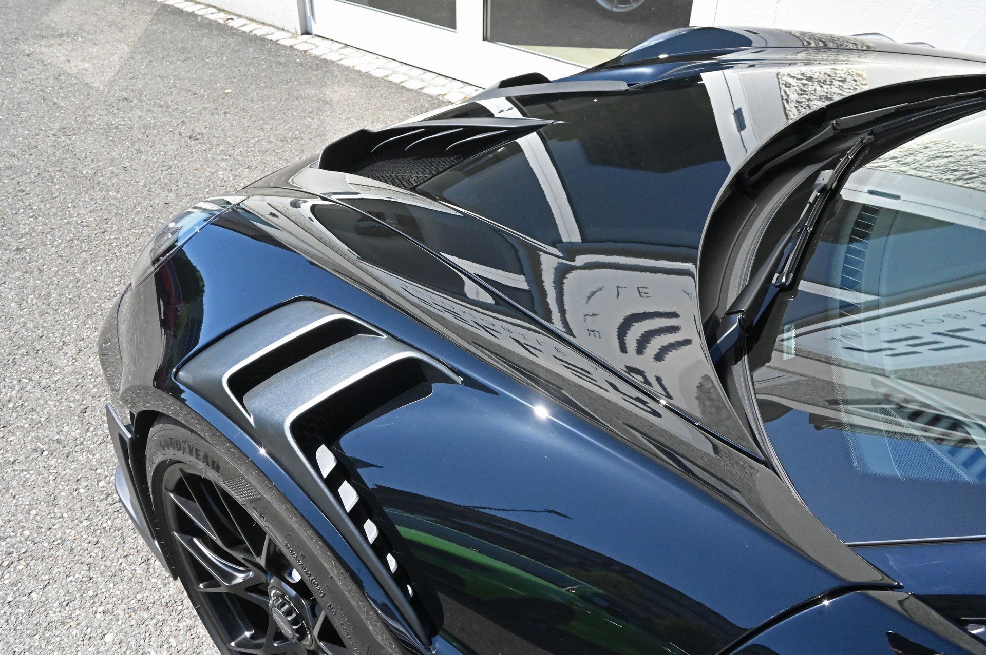 PORSCHE 911 GT3 RS-image-8