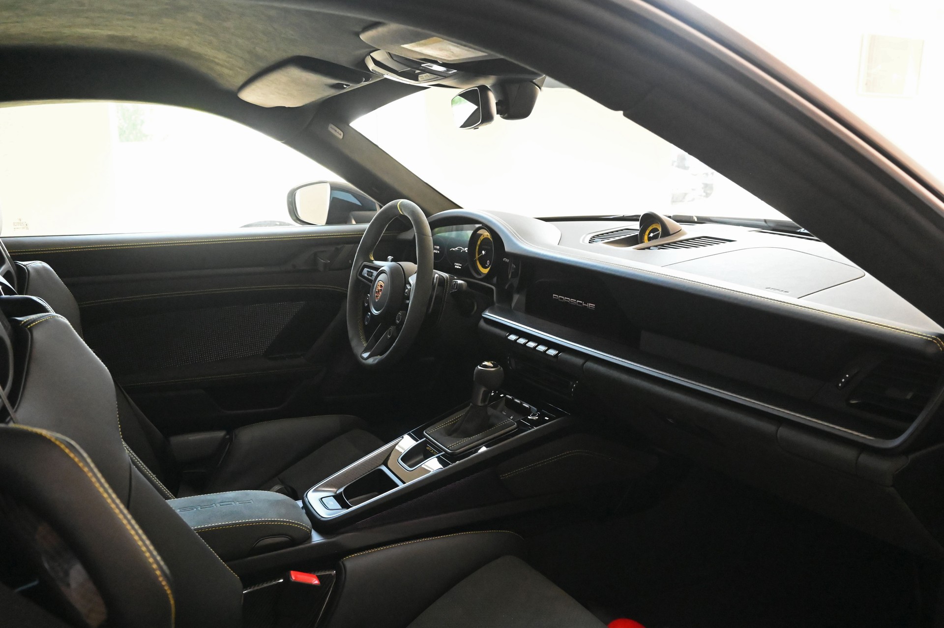 PORSCHE 911 GT3 RS-image-22