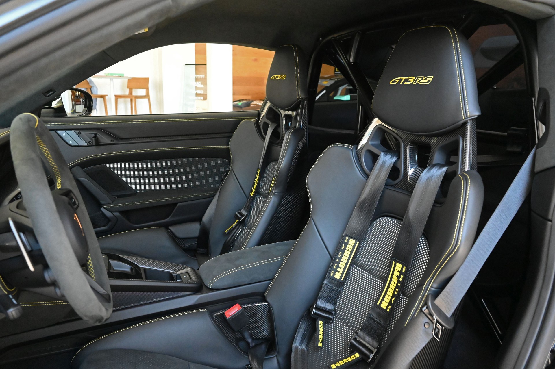 PORSCHE 911 GT3 RS-image-11