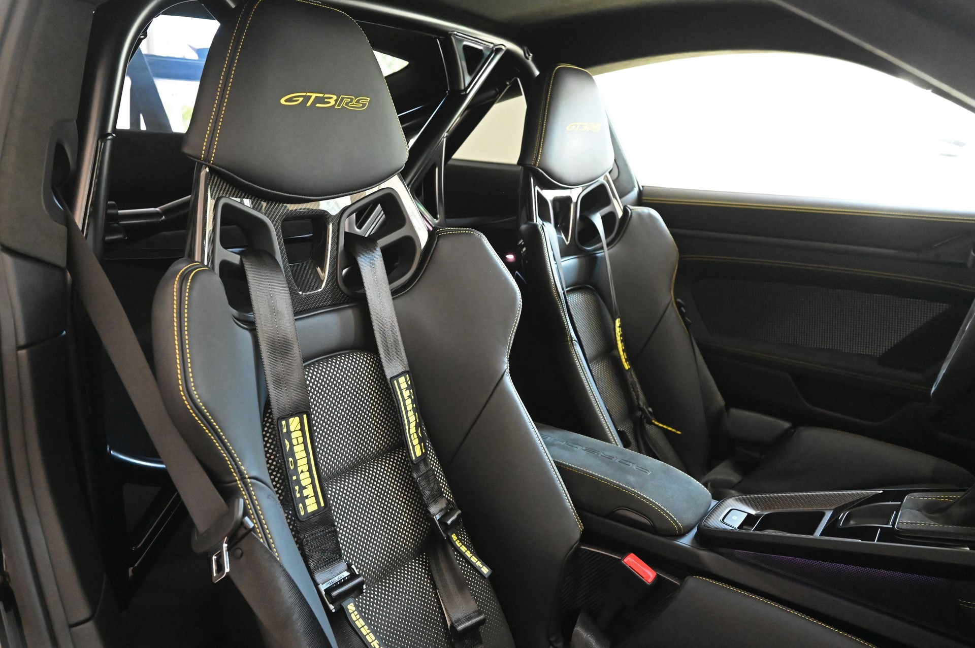 PORSCHE 911 GT3 RS-image-25