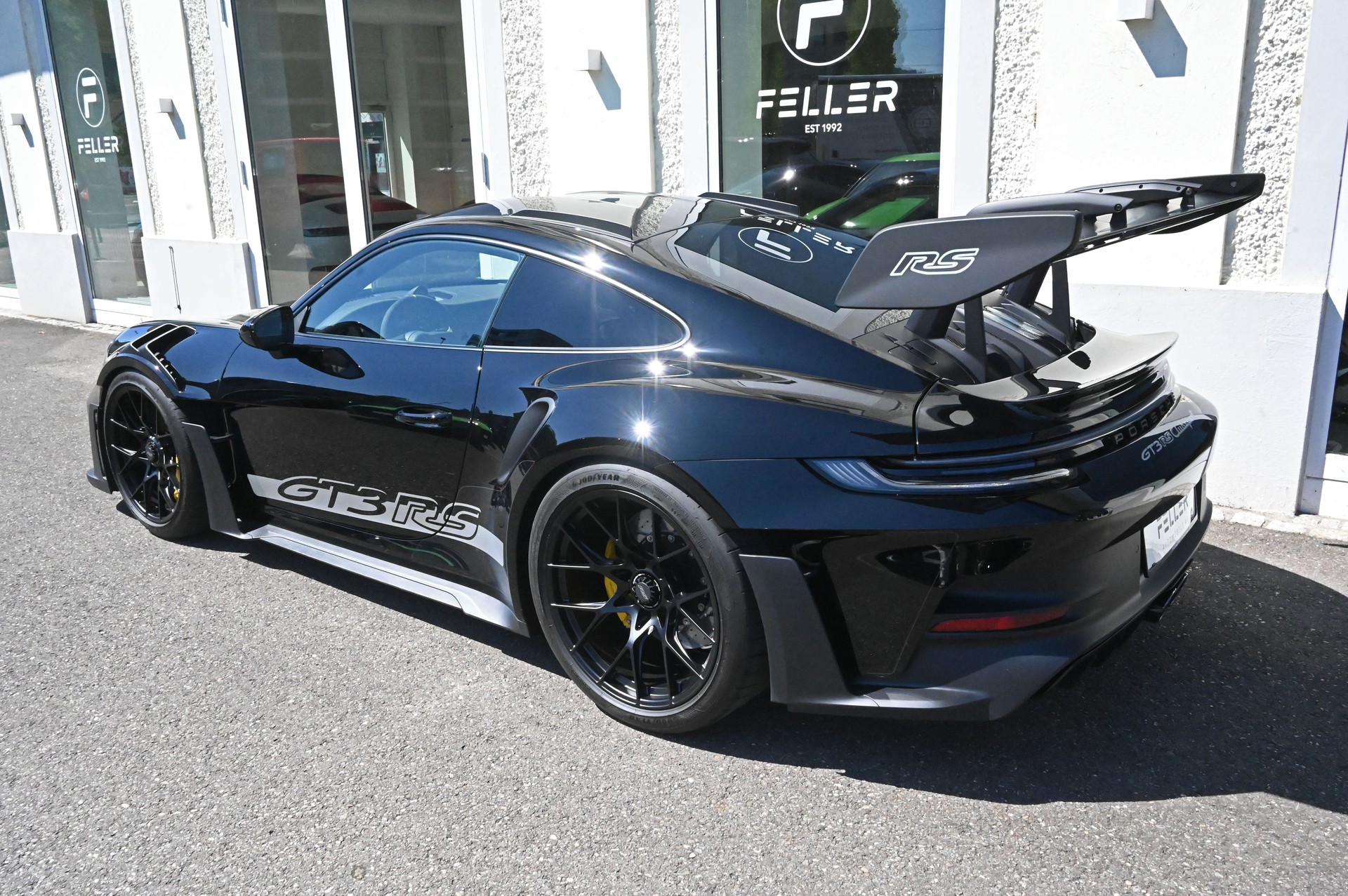 PORSCHE 911 GT3 RS-image-4