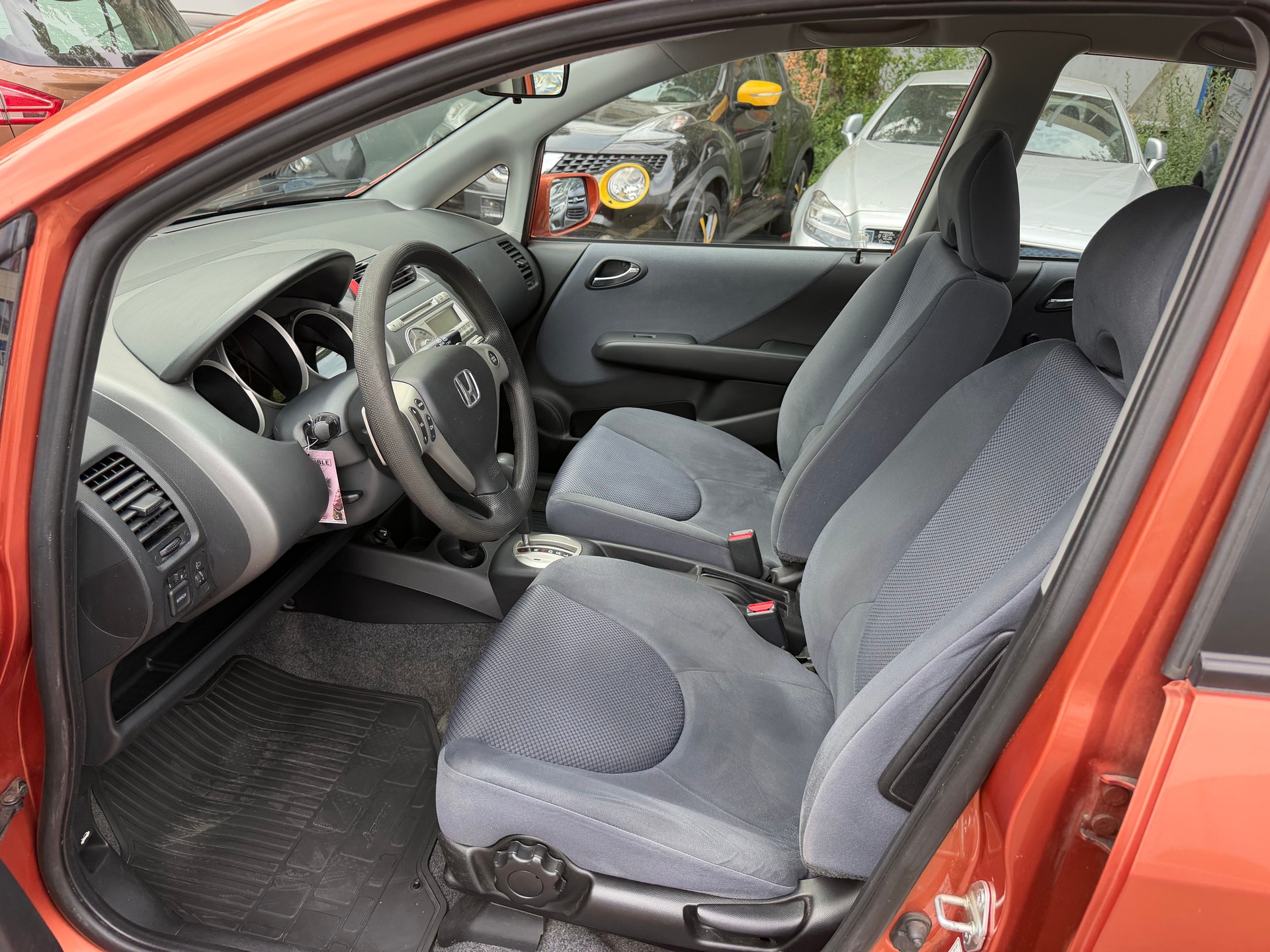HONDA Jazz 1.4i LS Formula 1 CVT-image-9