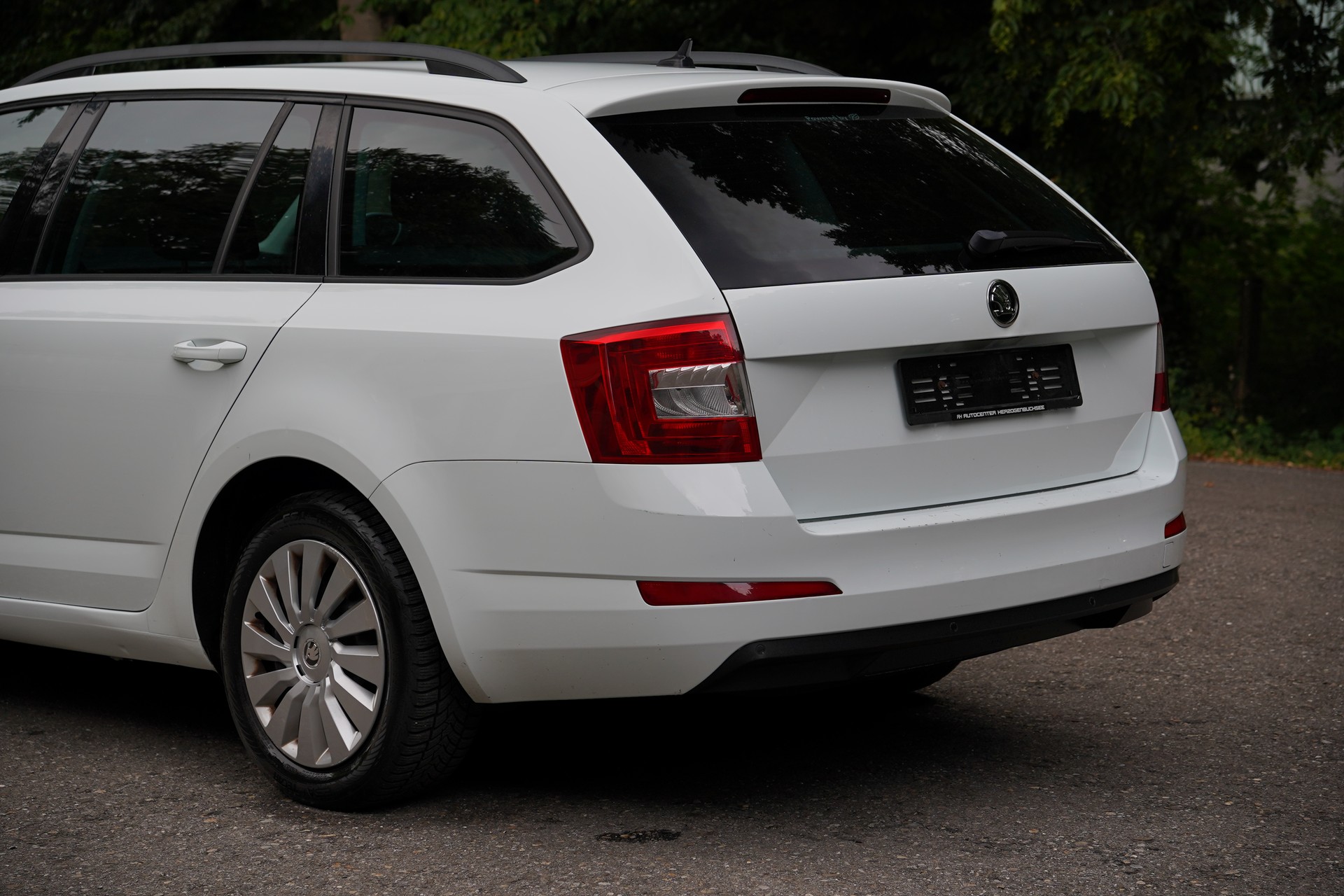 SKODA Octavia Combi 1.4 TSI G-tec Ambition CNG DSG-image-9