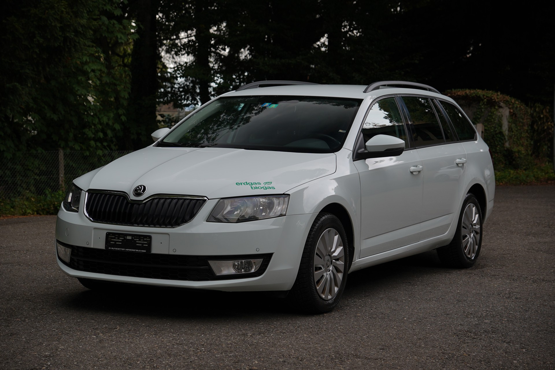 SKODA Octavia Combi 1.4 TSI G-tec Ambition CNG DSG-image-6