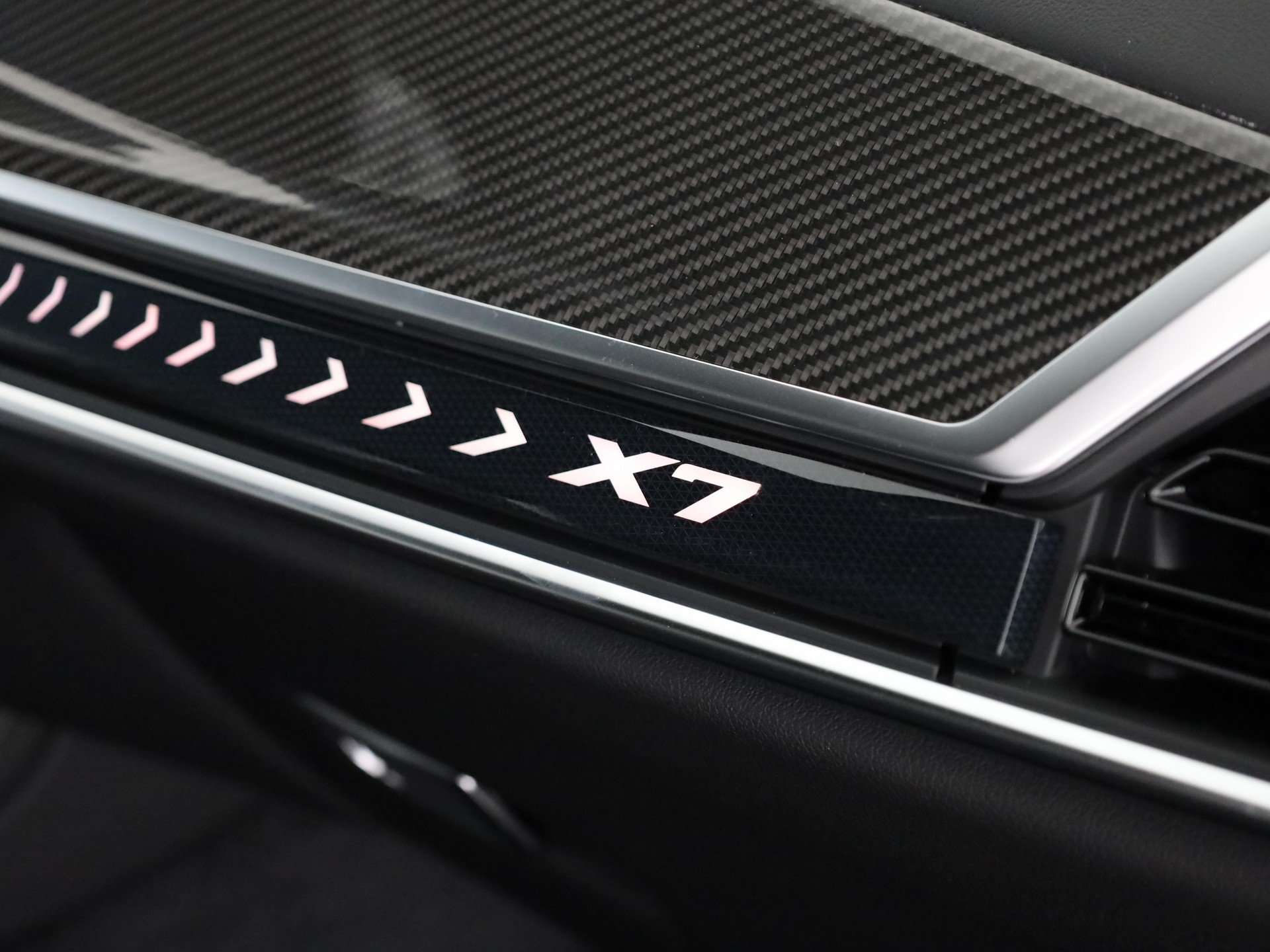 BMW X7 40i xDrive SAG-image-15