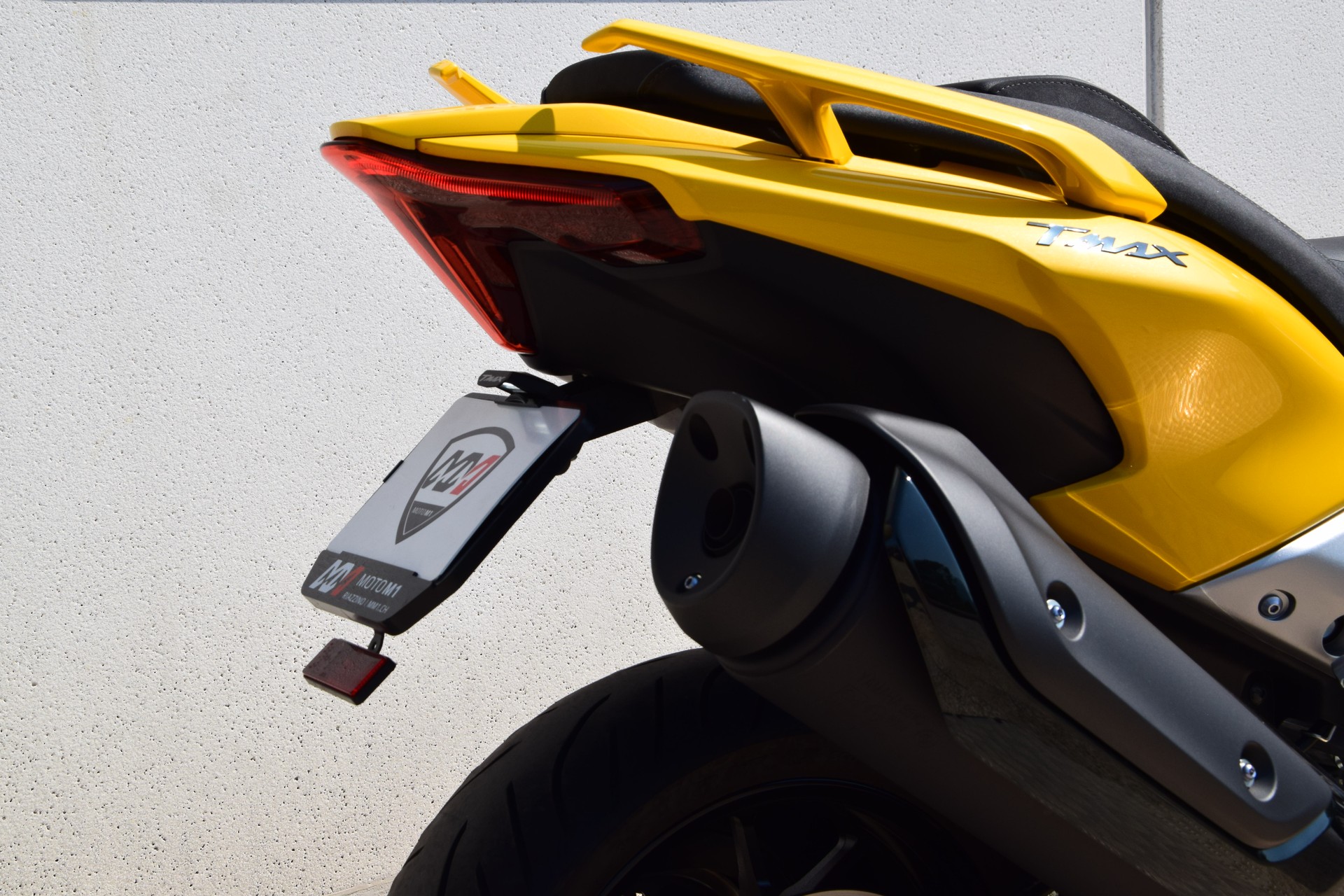 YAMAHA T-MAX 560-image-9