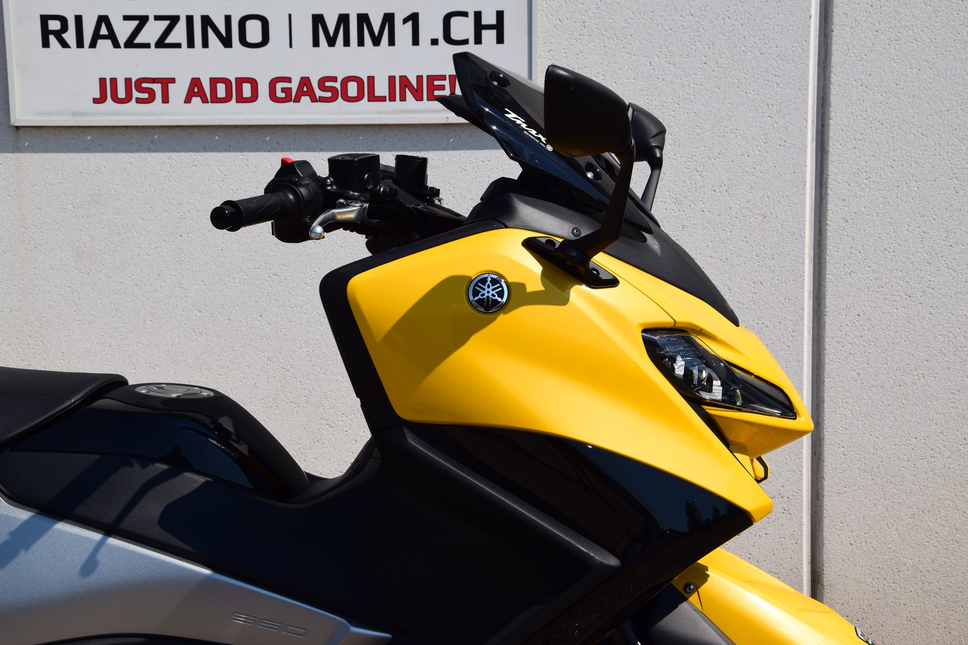 YAMAHA T-MAX 560-image-8