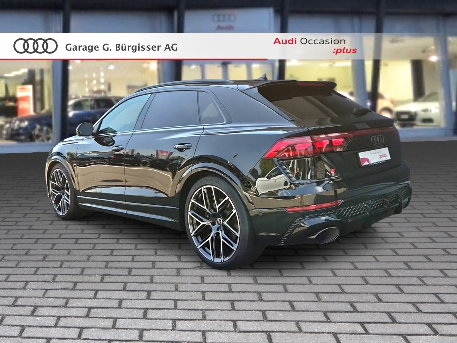 AUDI RSQ8 quattro Mythosschwarz Metallic-showroom-element-3