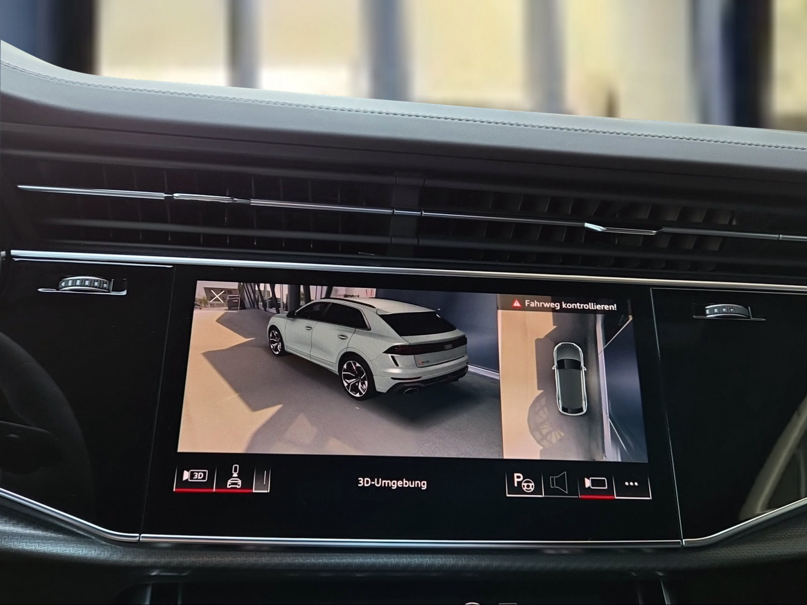 AUDI RSQ8 quattro Mythosschwarz Metallic-image-13
