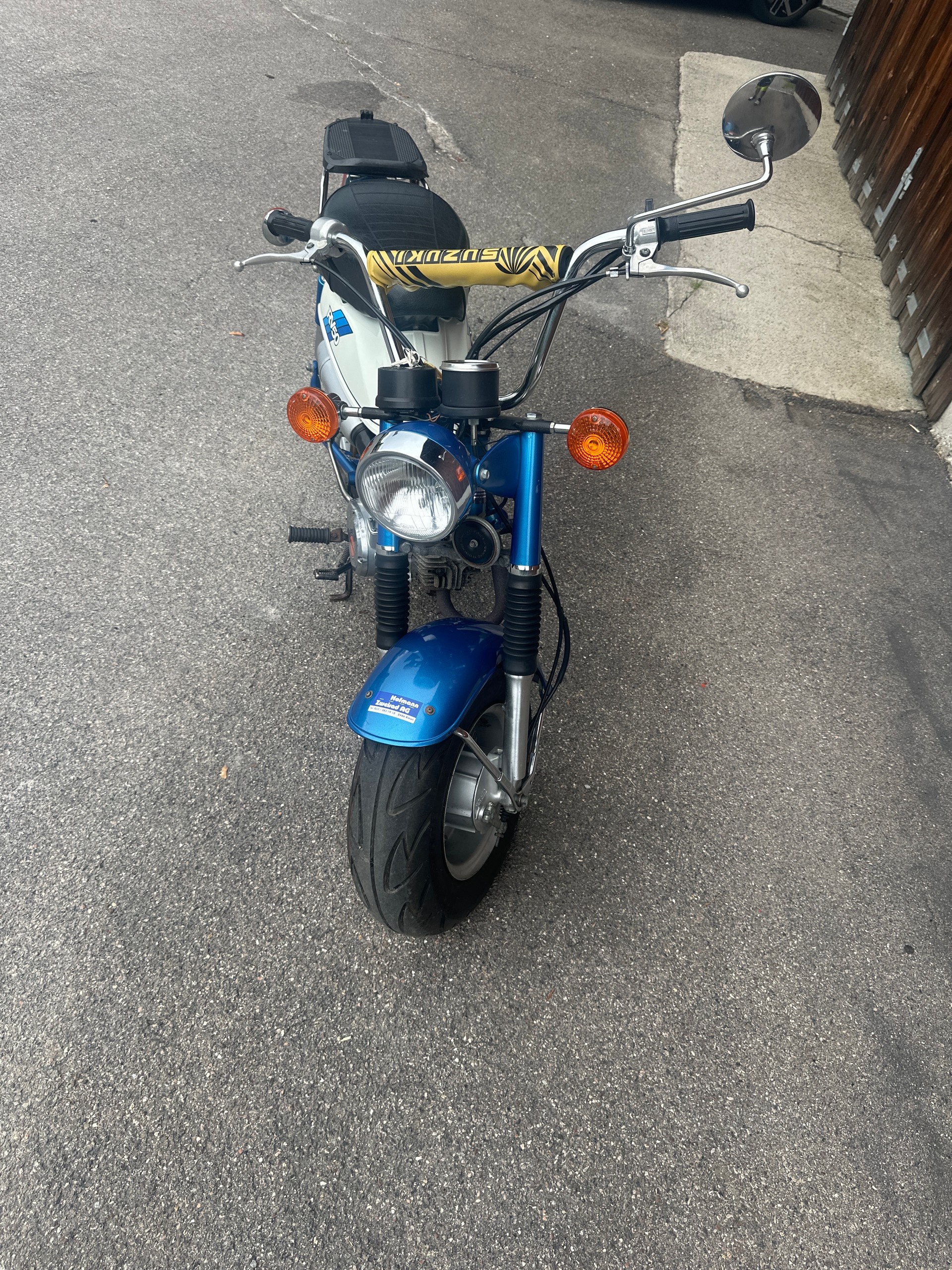 SUZUKI RV-image-1