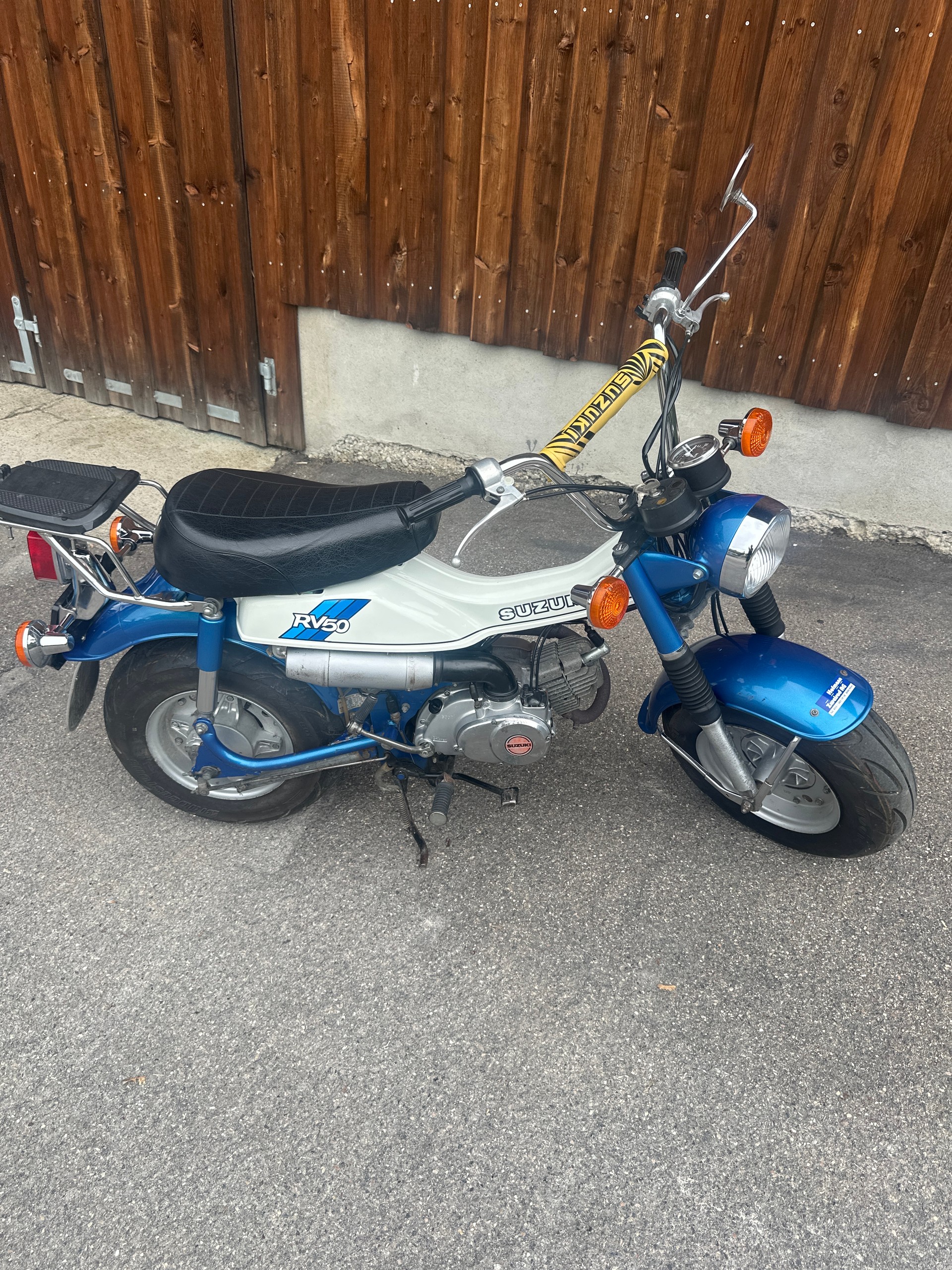 SUZUKI RV-image-0