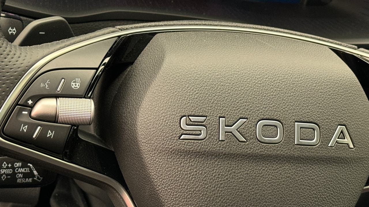 SKODA Karoq 2.0 TSI SportLine 4x4 DSG-image-9