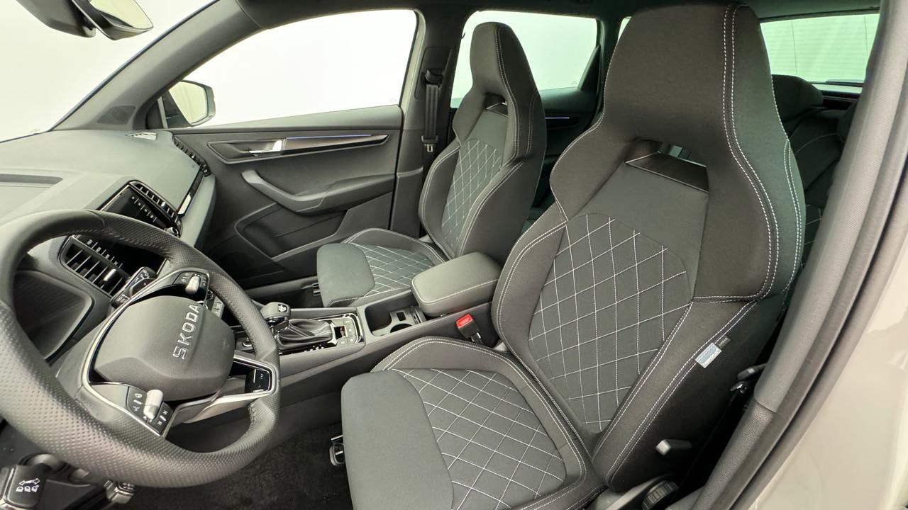 SKODA Karoq 2.0 TSI SportLine 4x4 DSG-image-4