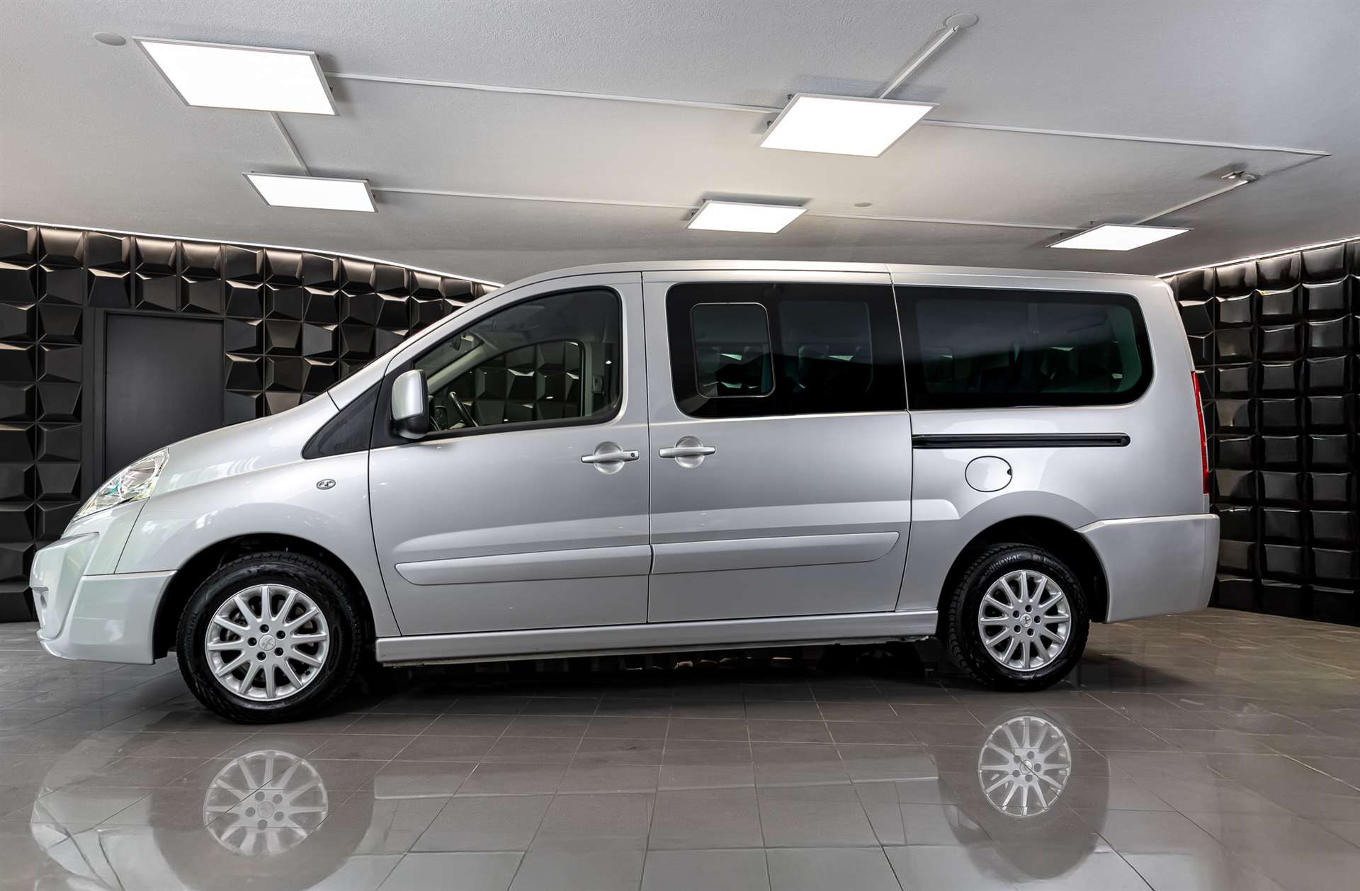 PEUGEOT Expert Tepee 2.0 HDi A Allure L2-showroom-element-1