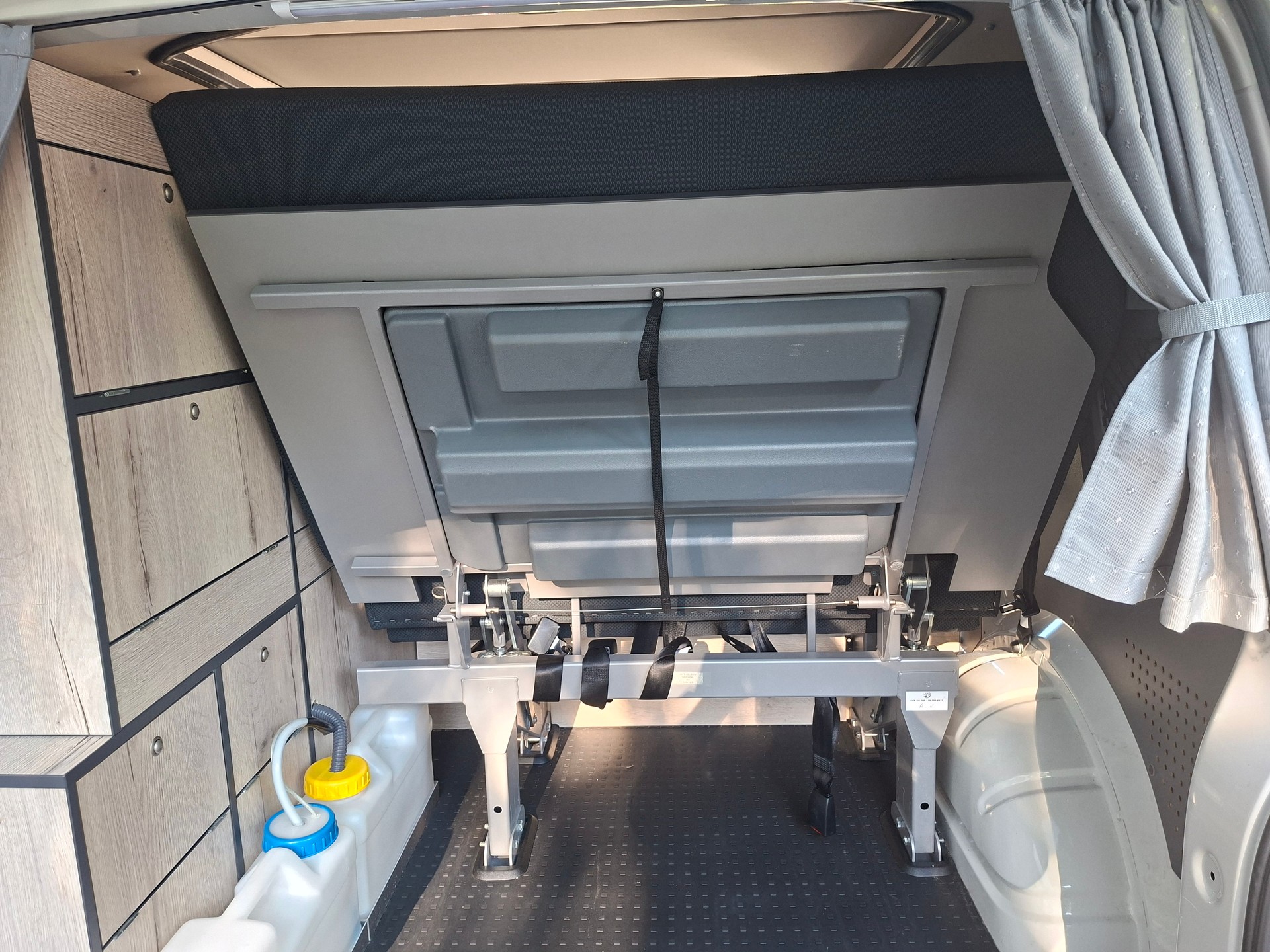 VW T6 2.0 TDI MareMonti COMFORT Camper 5Sitze-image-12