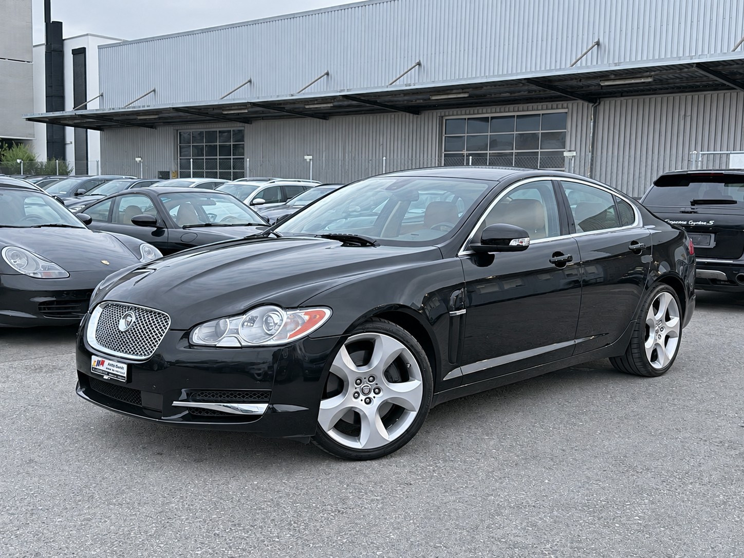 JAGUAR XF 4.2 V8 S/C / Frisch ab MFK / 8-fach bereift / Rückfahrkamera / Keyless Go / Sitzlüftung