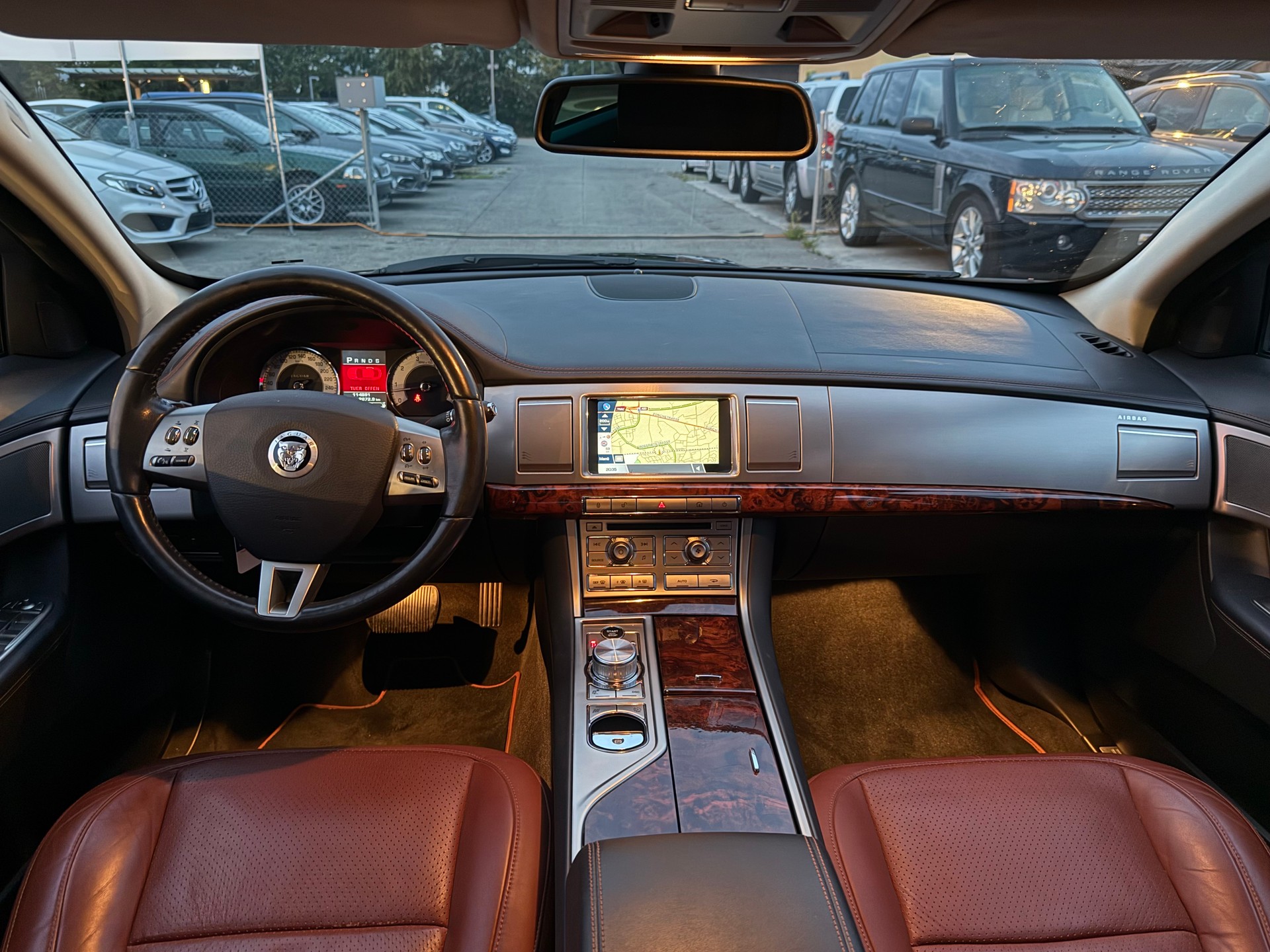 JAGUAR XF 4.2 V8 S/C / Frisch ab MFK / 8-fach bereift / Rückfahrkamera / Keyless Go / Sitzlüftung-image-7