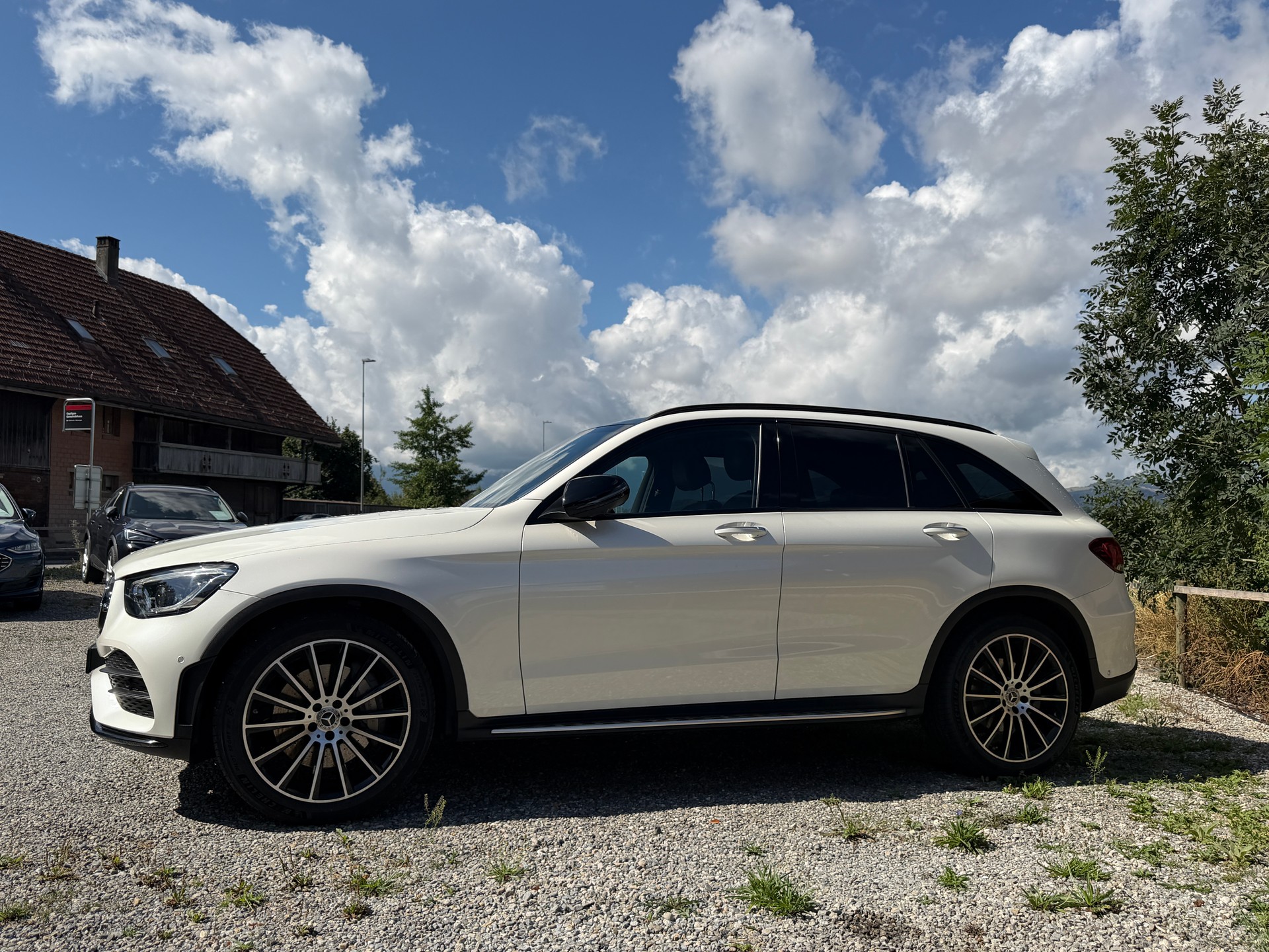 MERCEDES-BENZ GLC 300 d AMG Line 4Matic 9G-Tronic-showroom-element-2