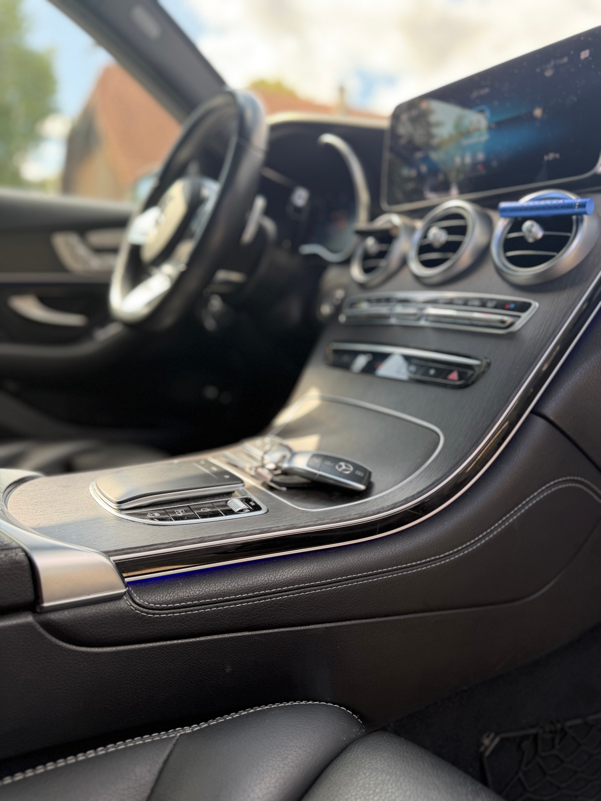 MERCEDES-BENZ GLC 300 d AMG Line 4Matic 9G-Tronic-showroom-element-3