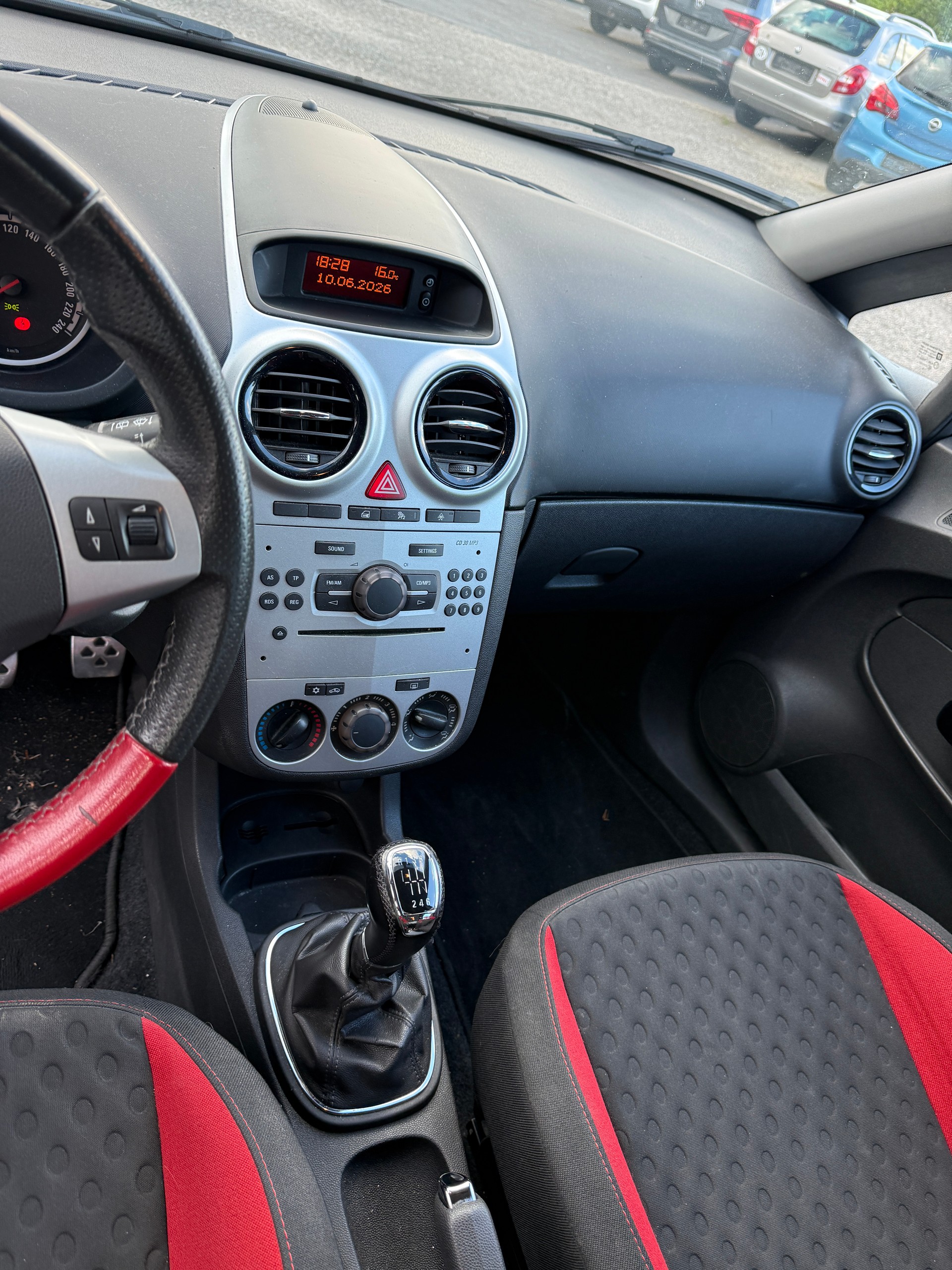 OPEL Corsa 1.6 Turbo GSi-image-8