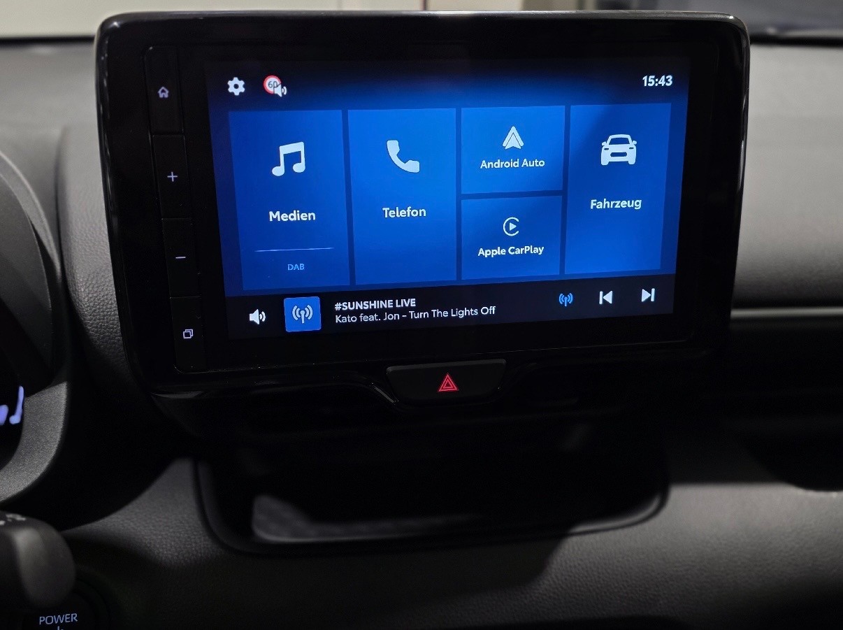 TOYOTA Yaris 1.5 VVT-i HSD CVT Teamplayer-image-14