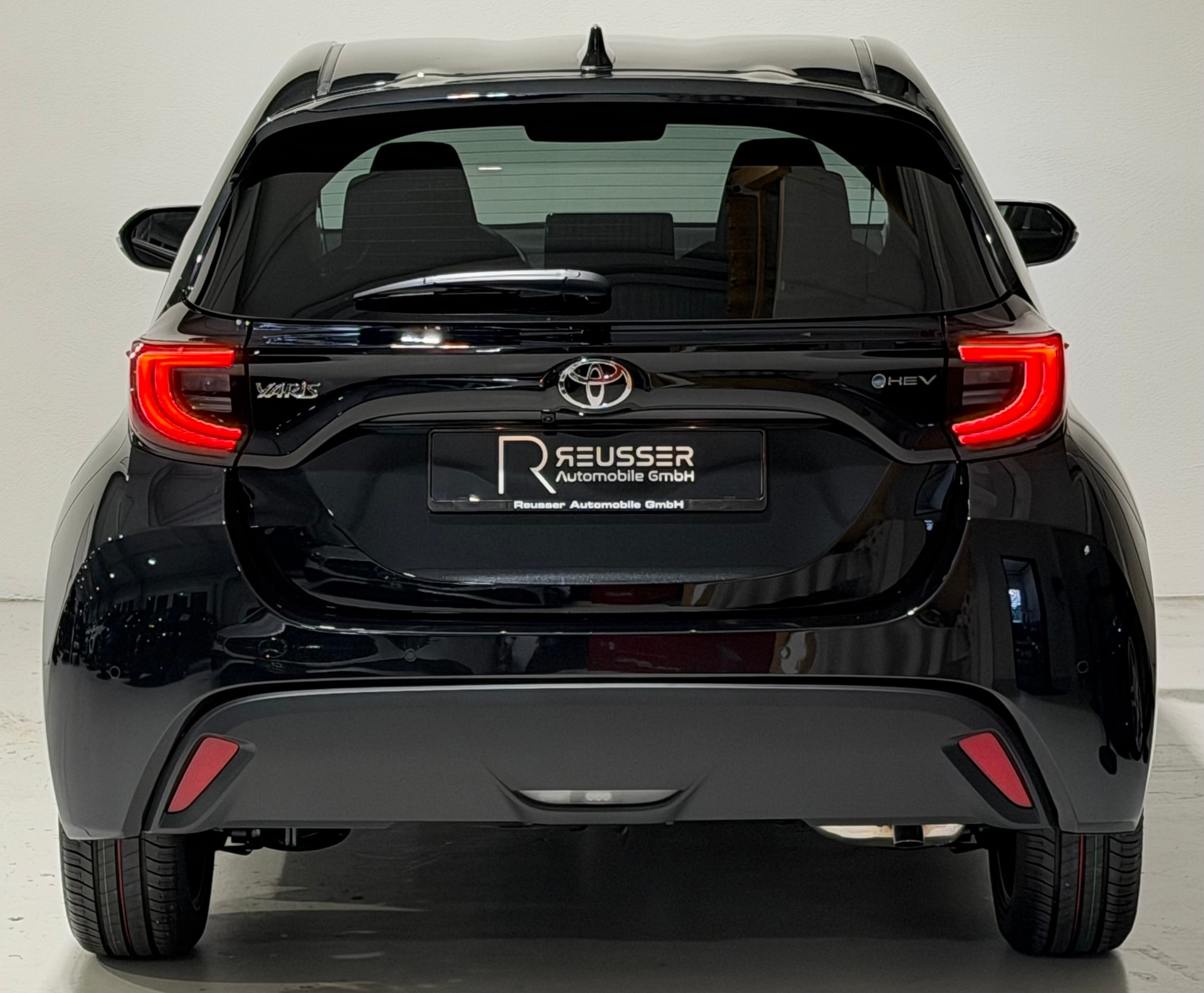 TOYOTA Yaris 1.5 VVT-i HSD CVT Teamplayer-showroom-element-3