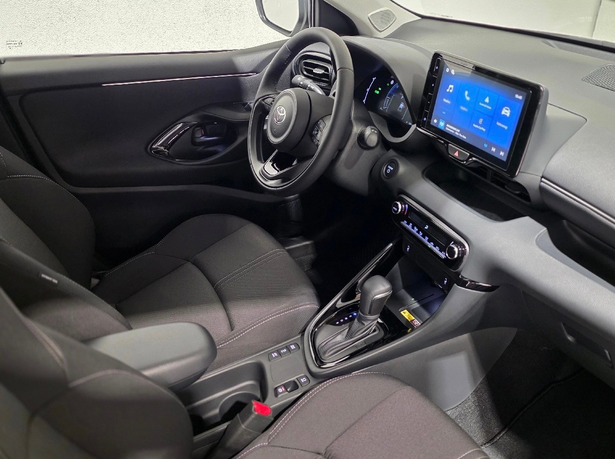 TOYOTA Yaris 1.5 VVT-i HSD CVT Teamplayer-image-20