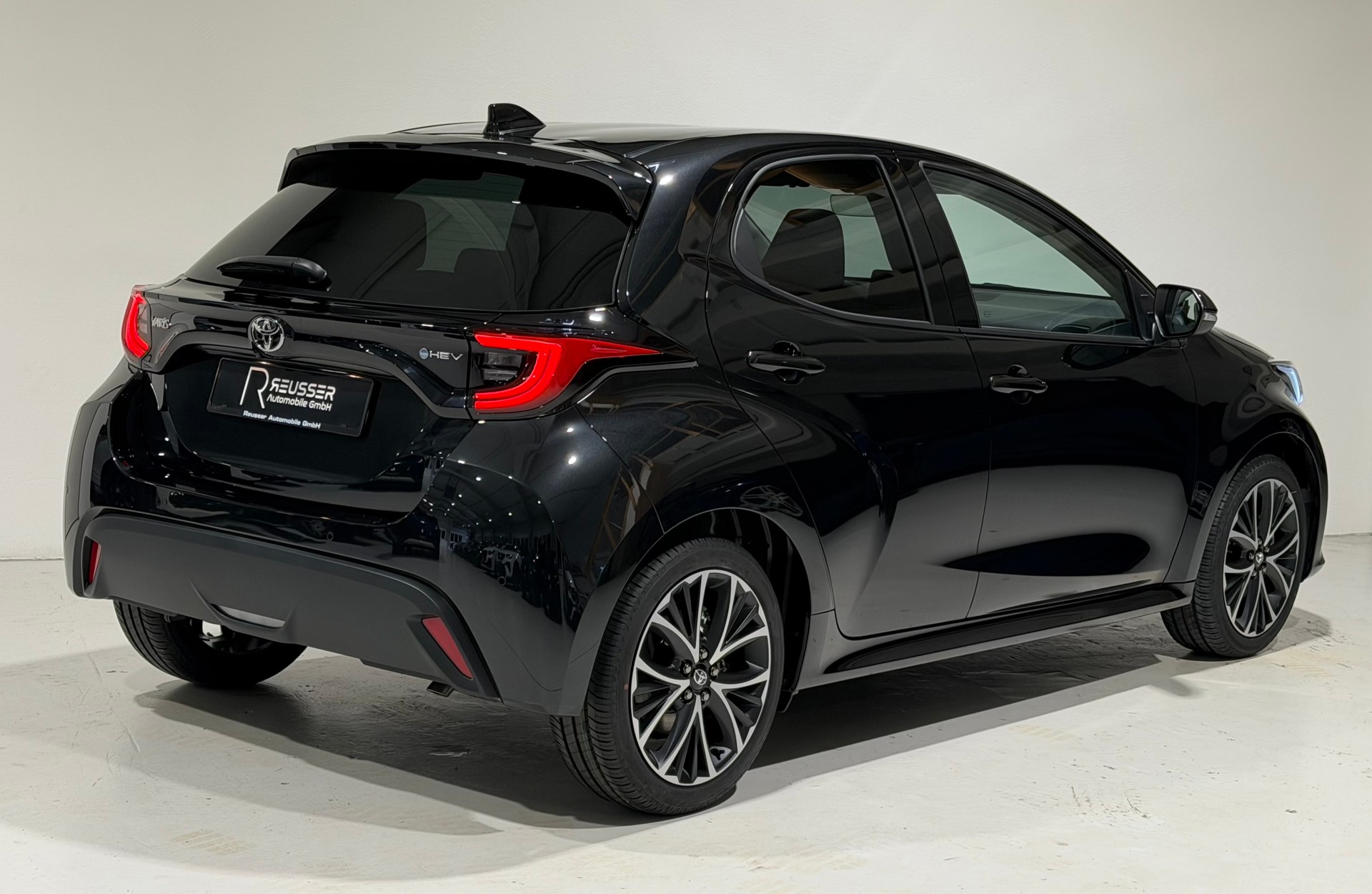 TOYOTA Yaris 1.5 VVT-i HSD CVT Teamplayer-image-4