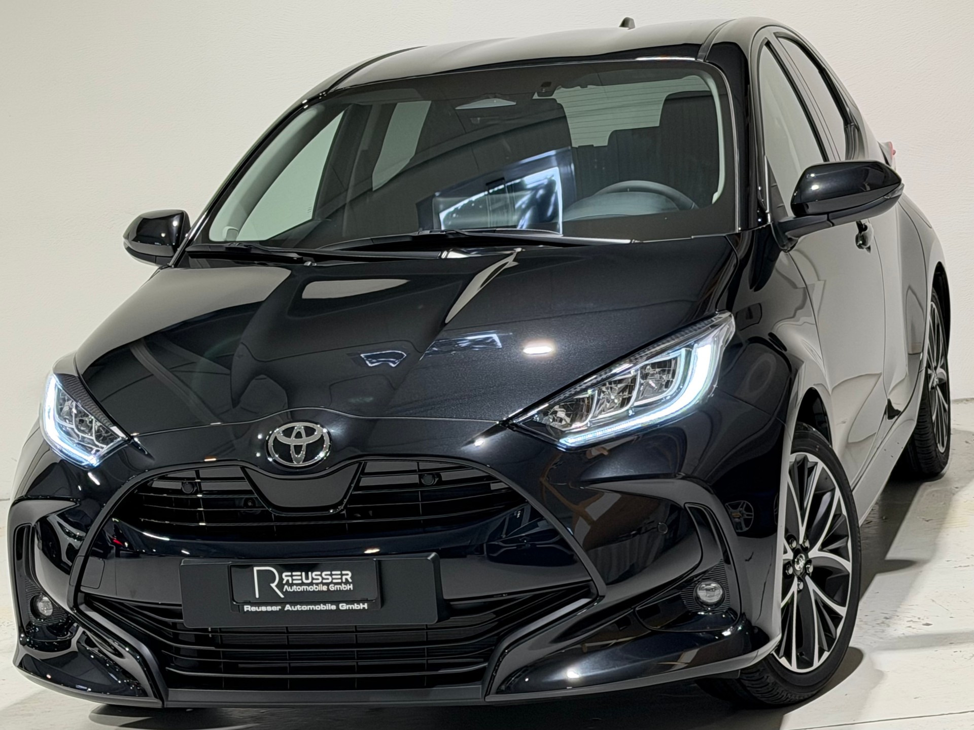 TOYOTA Yaris 1.5 VVT-i HSD CVT Teamplayer
