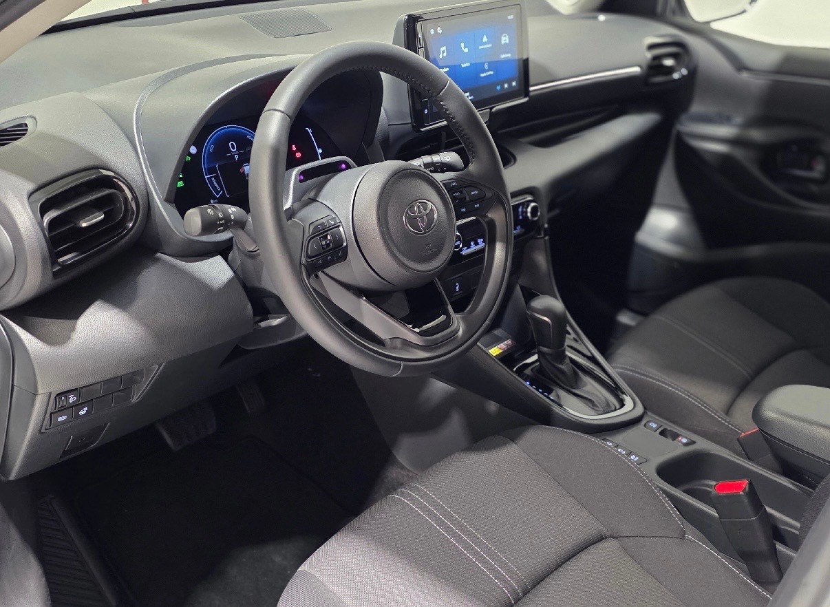 TOYOTA Yaris 1.5 VVT-i HSD CVT Teamplayer-image-10