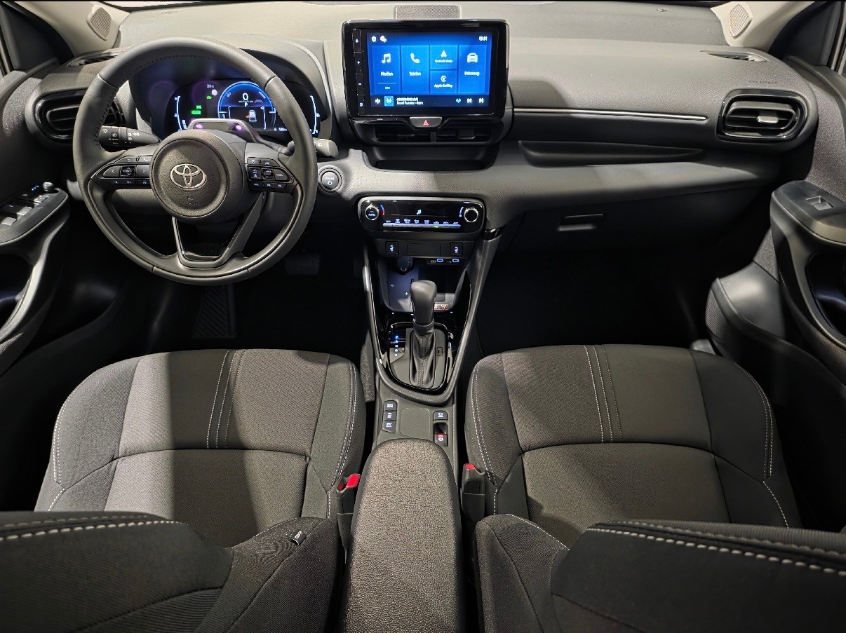 TOYOTA Yaris 1.5 VVT-i HSD CVT Teamplayer-image-8