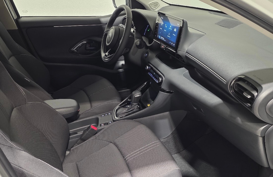 TOYOTA Yaris 1.5 VVT-i HSD CVT Teamplayer-image-21