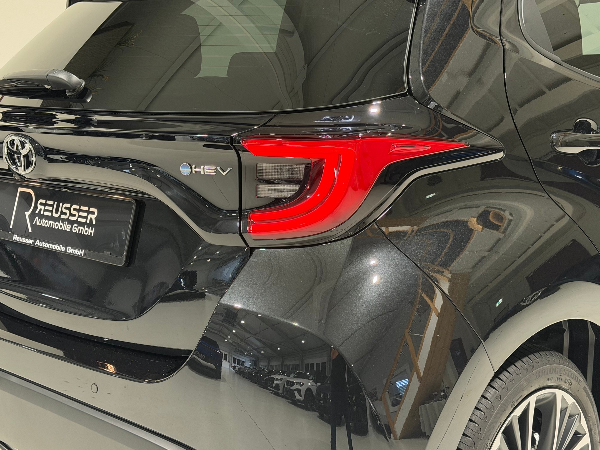TOYOTA Yaris 1.5 VVT-i HSD CVT Teamplayer-image-5