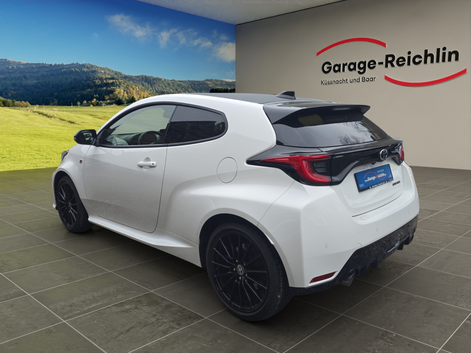 TOYOTA GR Yaris 1.6 Turbo Sport 4x4-showroom-element-2
