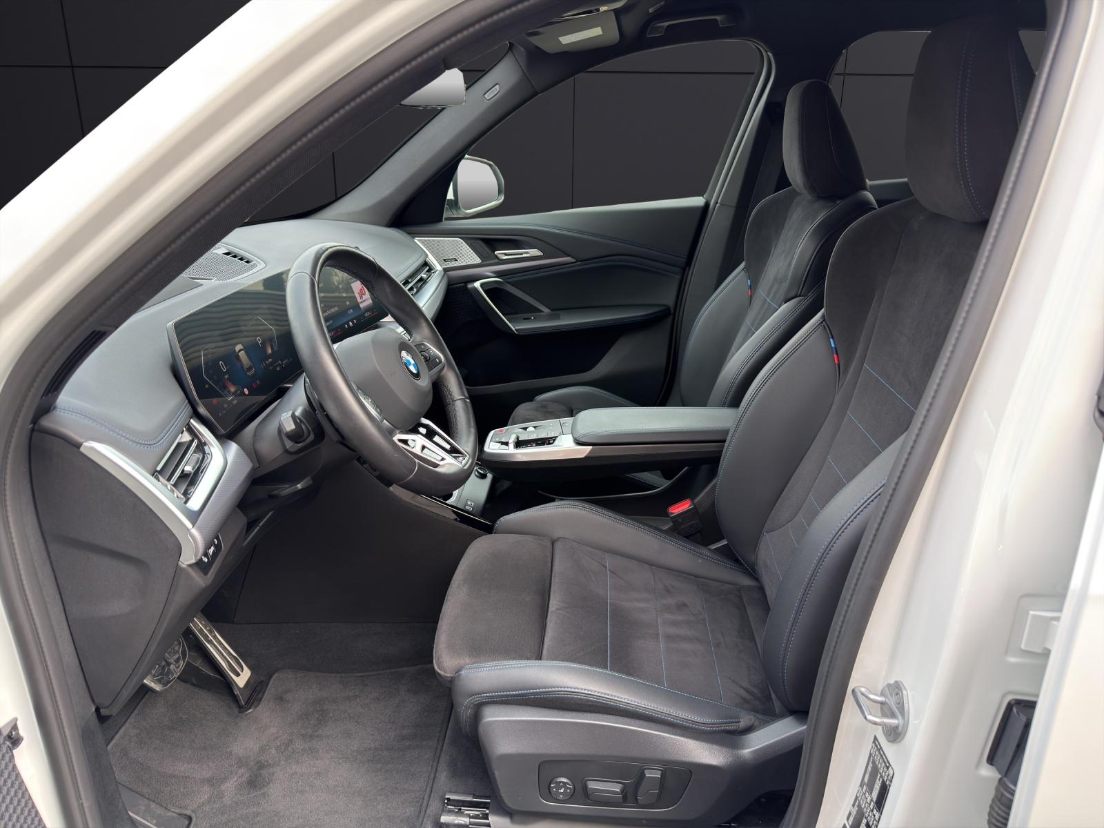 BMW X1 20d xDrive paddles-showroom-element-1