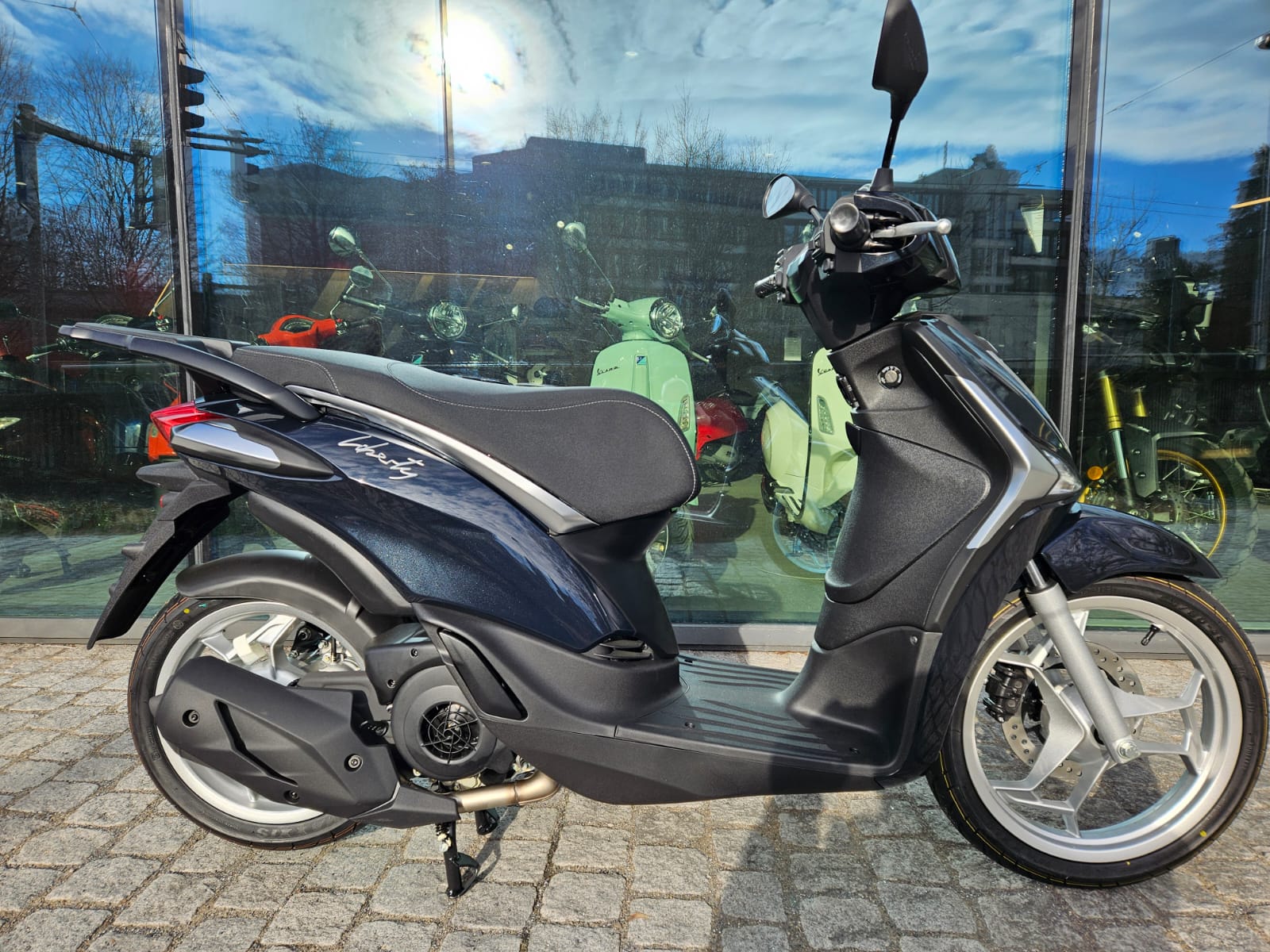PIAGGIO Liberty 125 E5+-image-2
