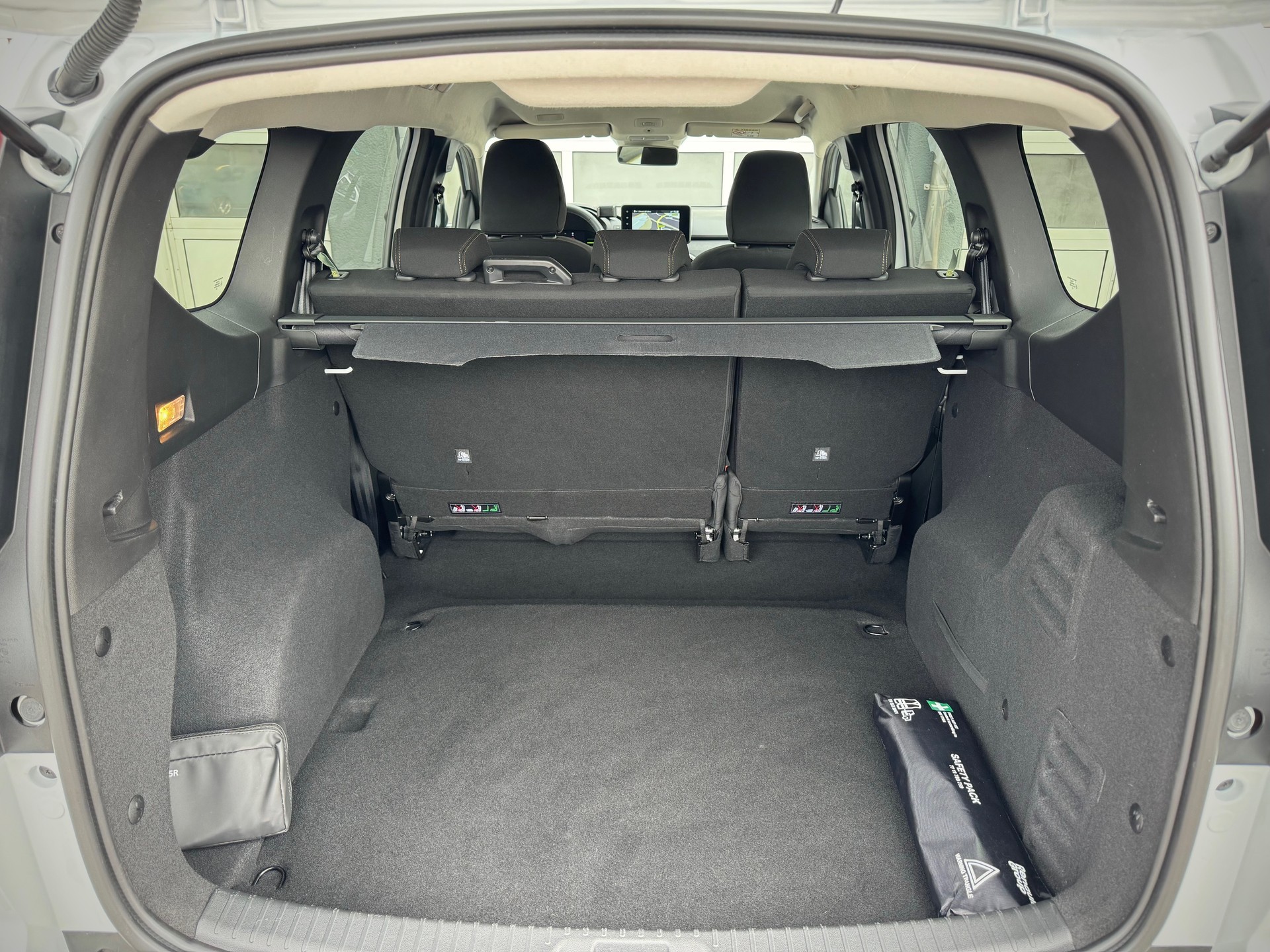 DACIA Jogger HEV 140 Extreme - Véhicule Suisse (CH)-image-15