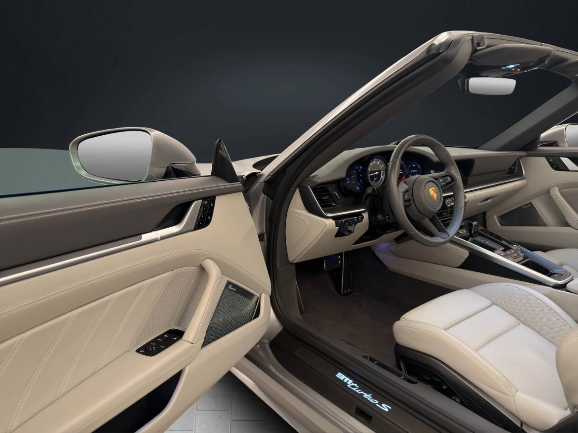PORSCHE 911 Turbo S Cabriolet-showroom-element-3