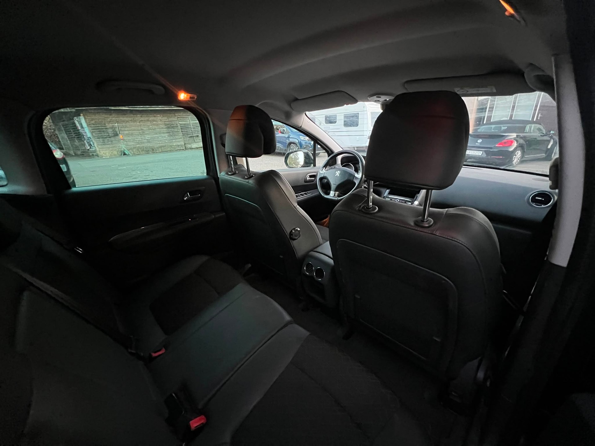 PEUGEOT 3008 HYbrid4 2.0 HDI ETG6-image-15