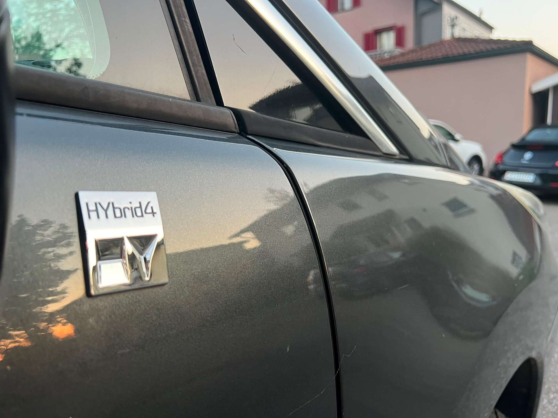 PEUGEOT 3008 HYbrid4 2.0 HDI ETG6-image-8