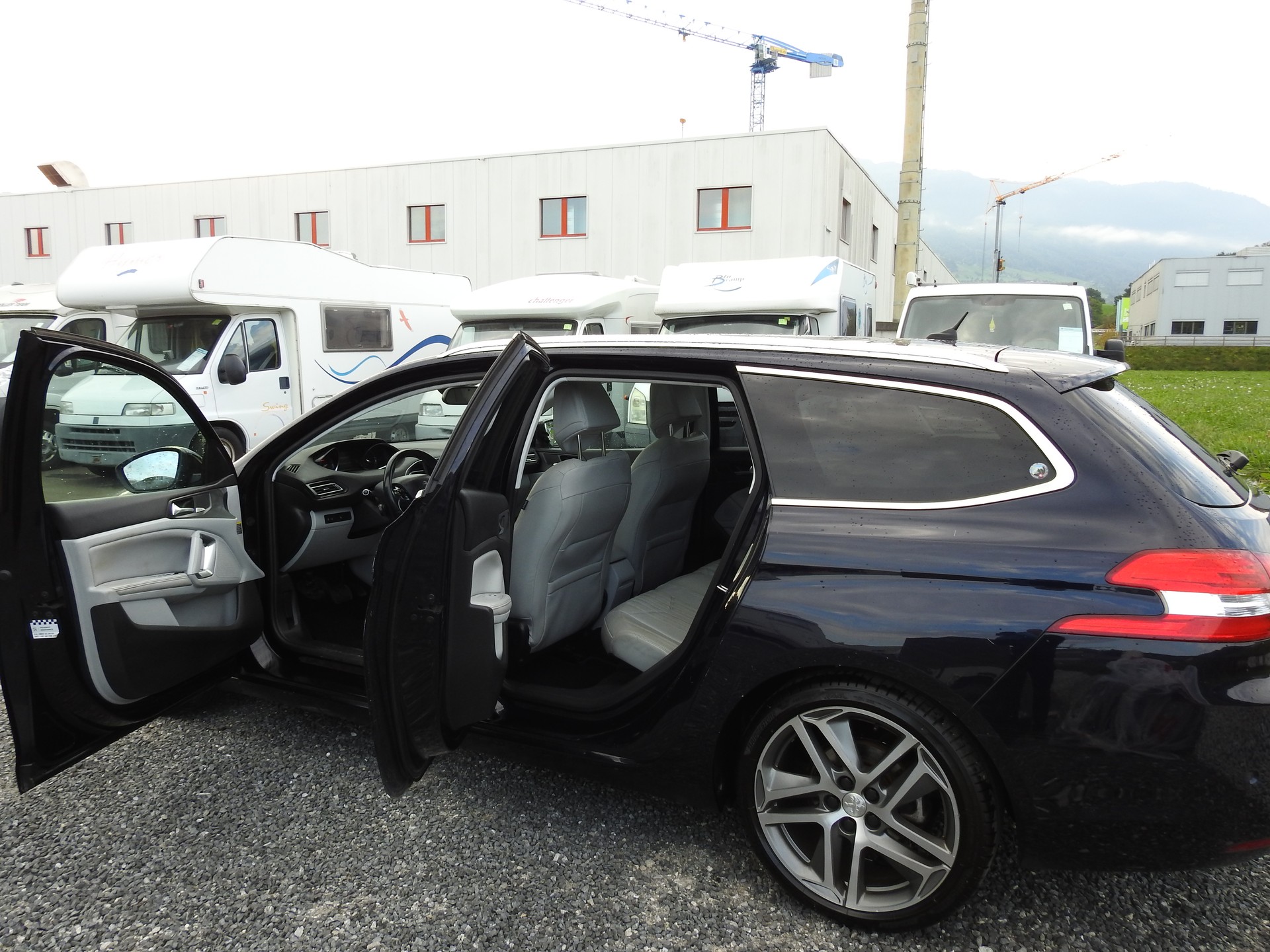 PEUGEOT 308 SW 2.0 BlueHDI Active Automatic-image-16