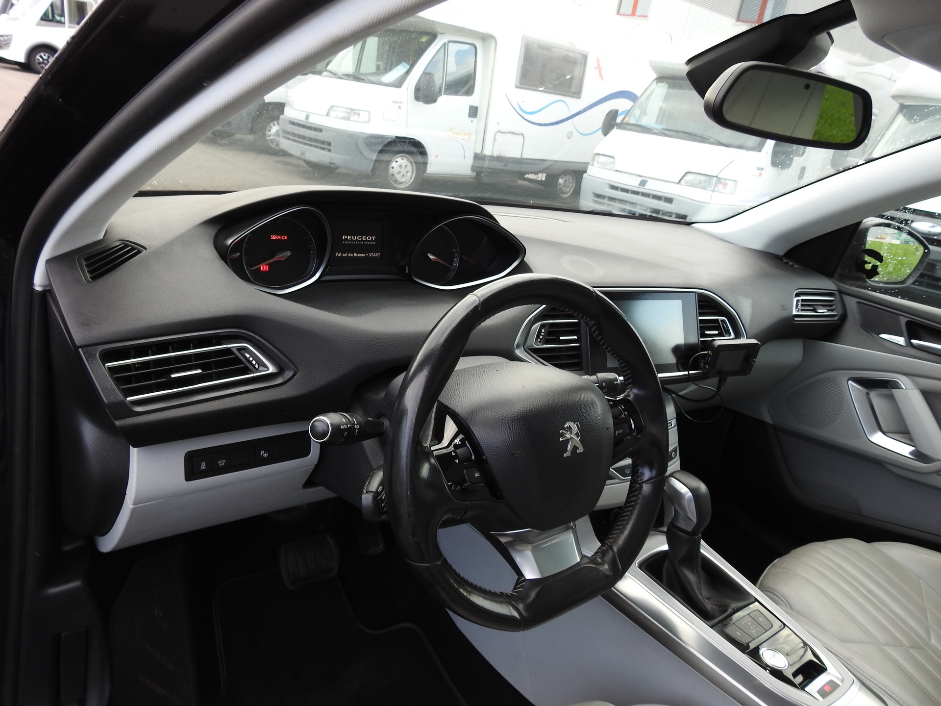 PEUGEOT 308 SW 2.0 BlueHDI Active Automatic-image-12