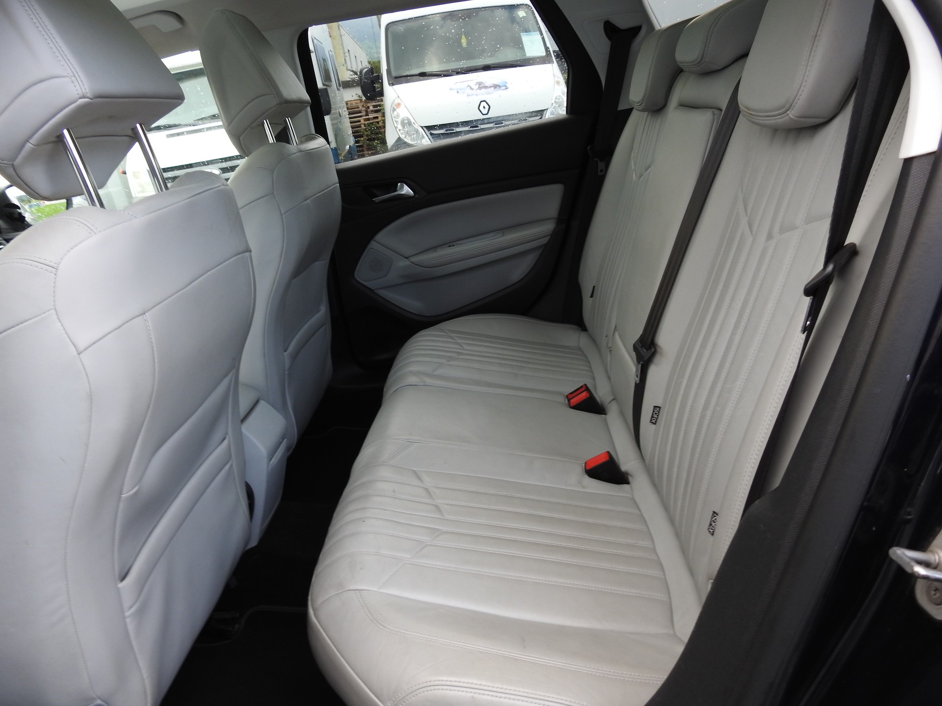 PEUGEOT 308 SW 2.0 BlueHDI Active Automatic-image-15