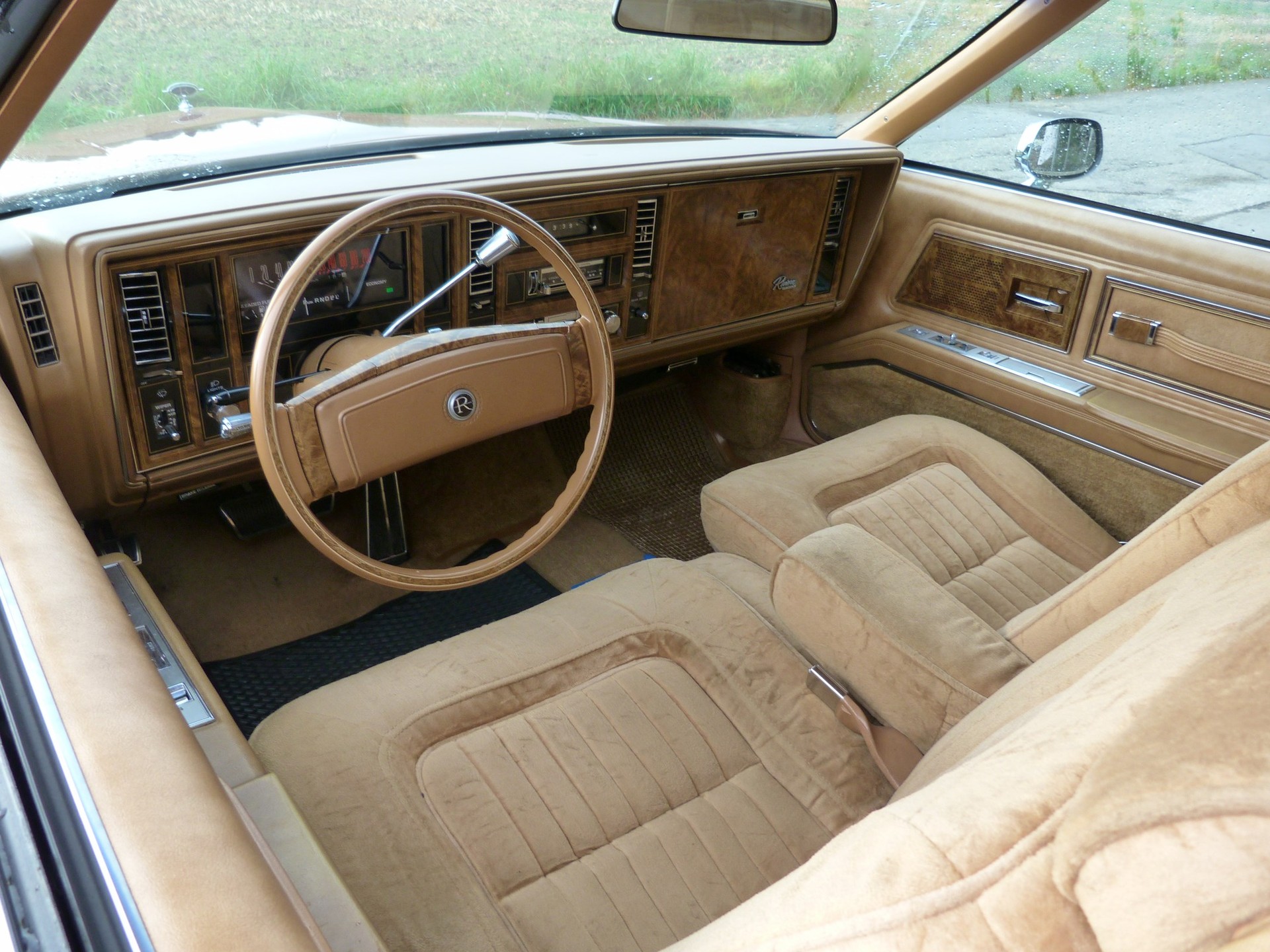 BUICK RIVIERA-image-7