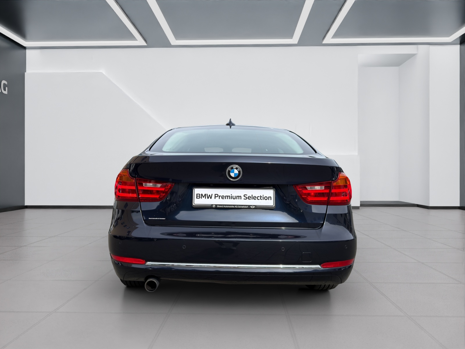BMW 320i xDrive Gran Turismo-showroom-element-3